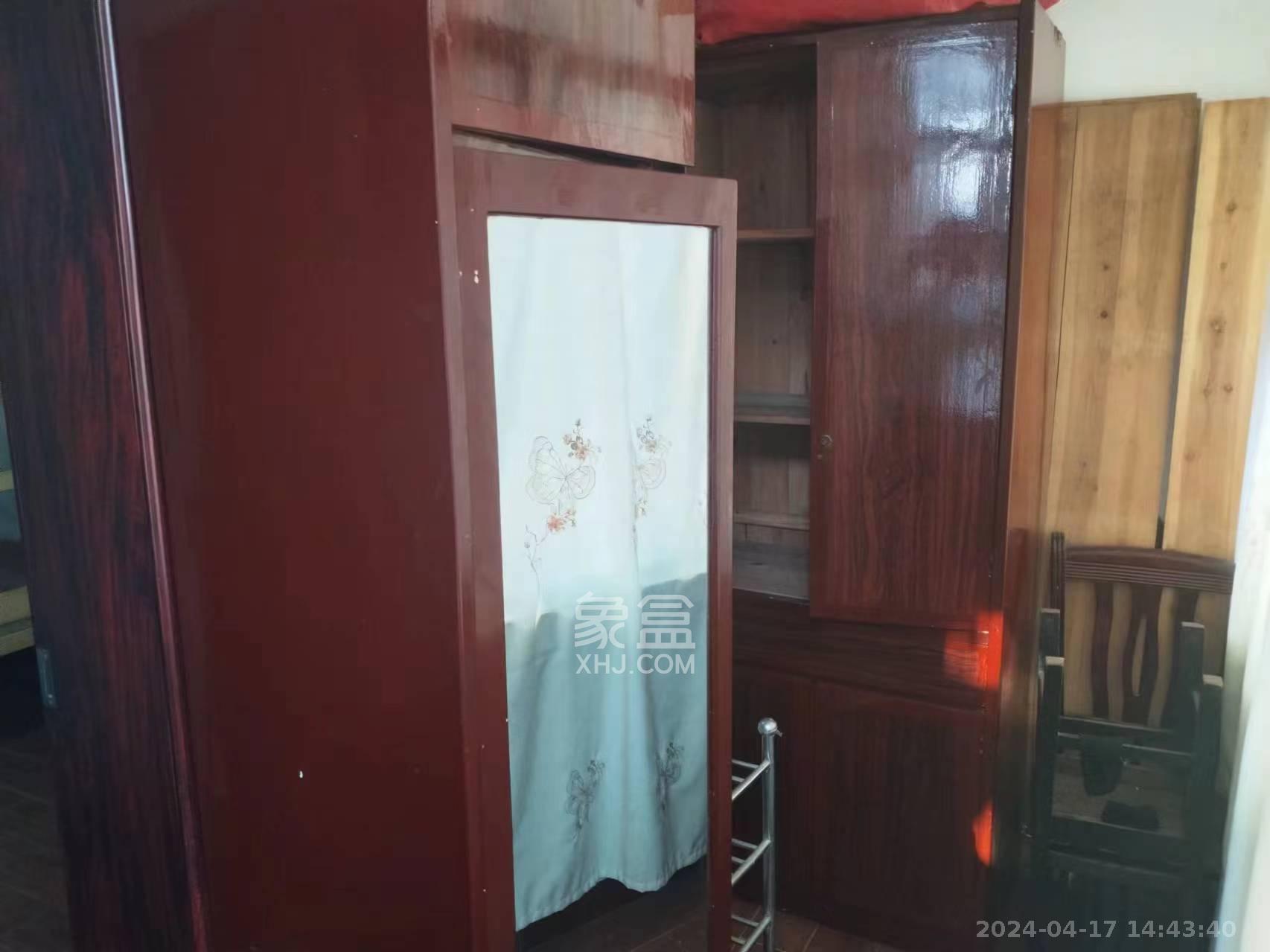 楚湘街一条巷散盘  3室1厅1卫   2200.00元/月室内图
