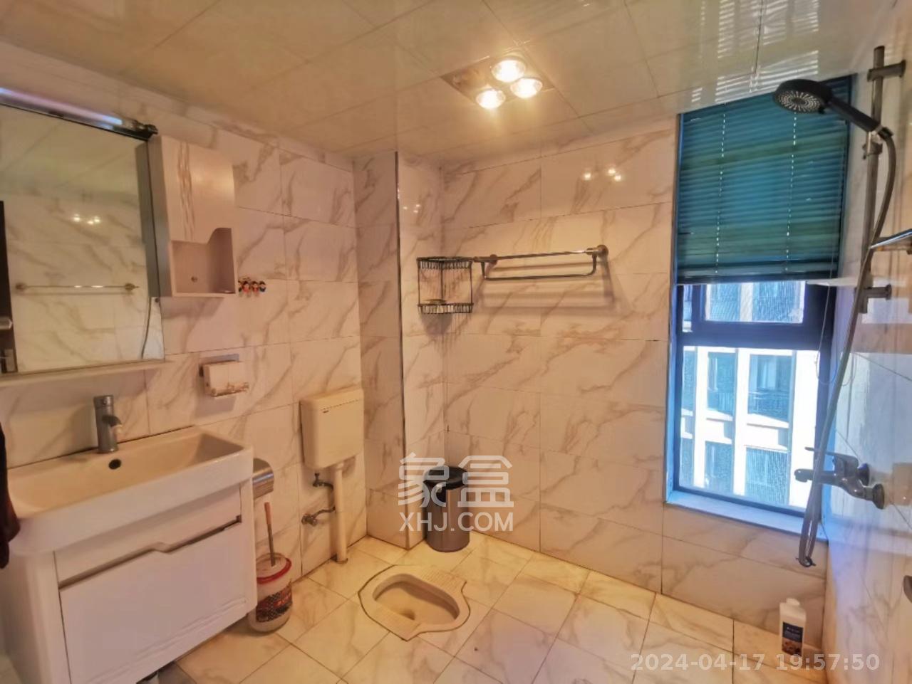 欧莱雅郡  3室2厅1卫   1900.00元/月室内图