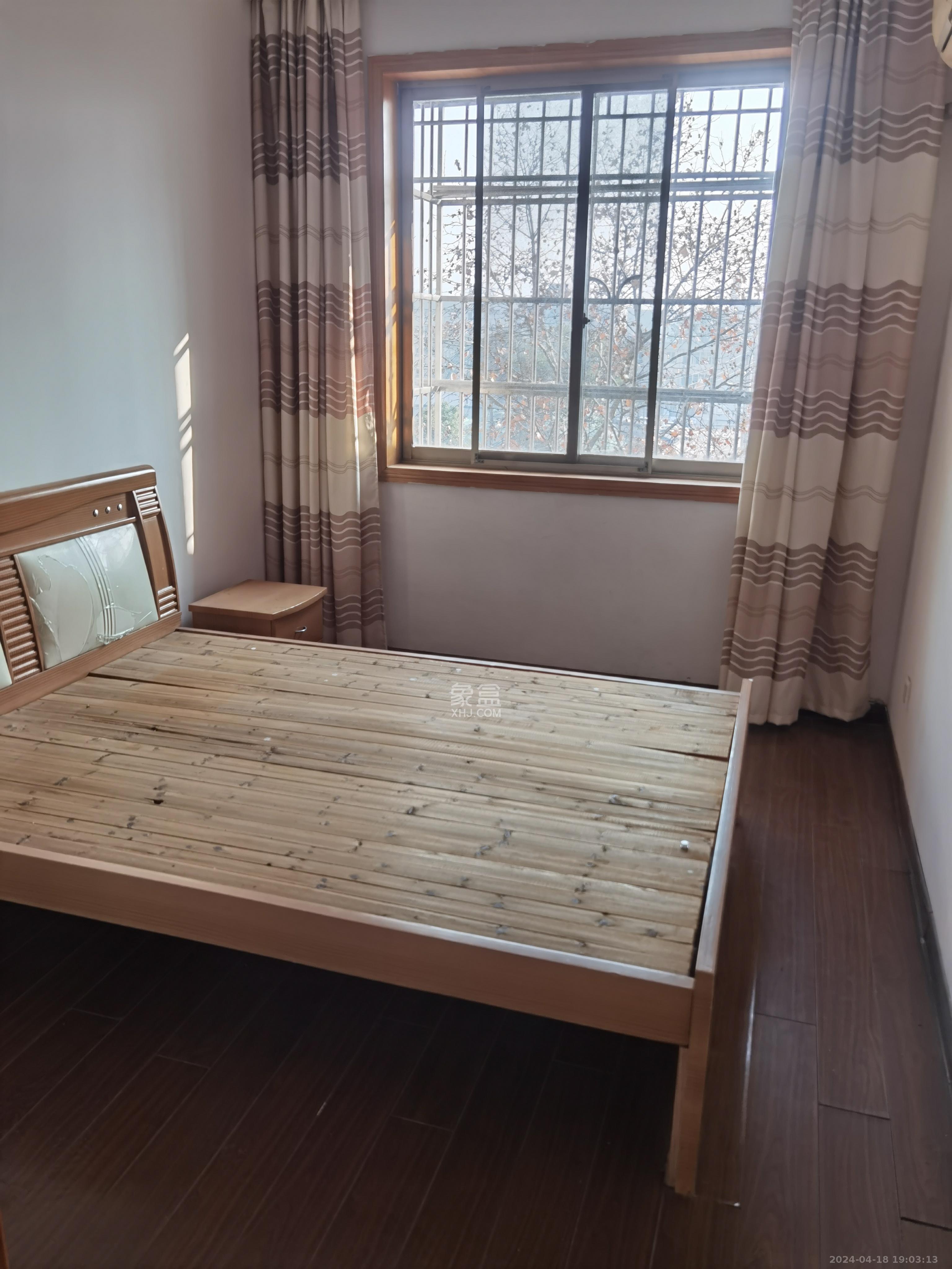 雅塘村  3室2厅1卫   1600.00元/月室内图