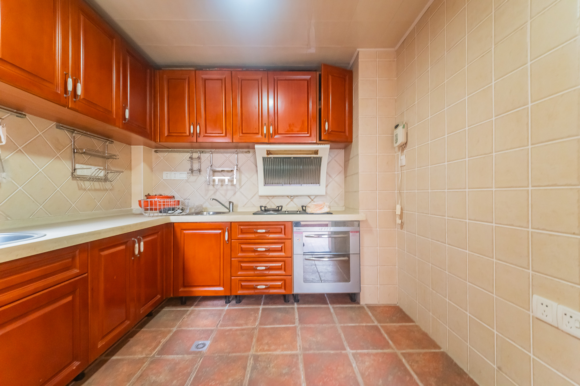 幸福里(幸福里一期) 5室2厅3卫 118.0万 幸福里(幸福里一期) 5室2厅3卫 118.0万厨房