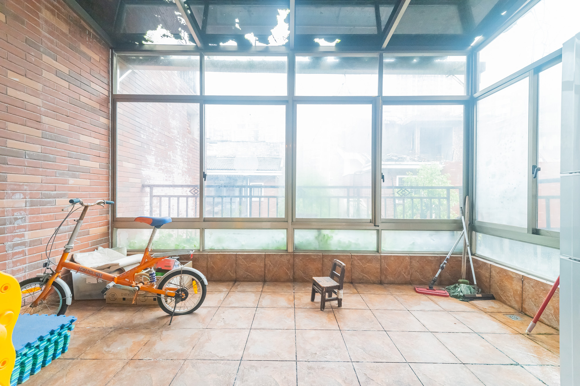 幸福里(幸福里一期) 5室2厅3卫 118.0万 幸福里(幸福里一期) 5室2厅3卫 118.0万阳台