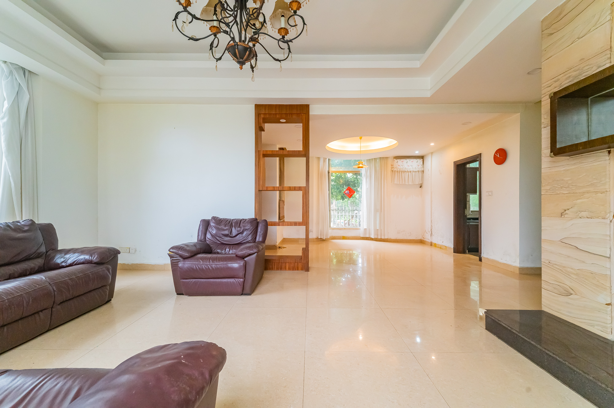 碧桂园威尼斯城 5室3厅3卫 628.8万 碧桂园威尼斯城 5室3厅3卫 628.8万客厅