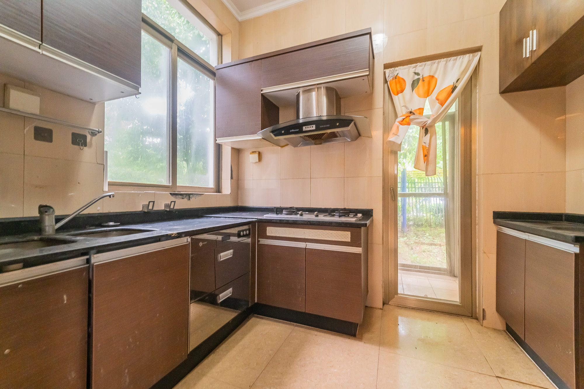 碧桂园威尼斯城 5室3厅3卫 628.8万 碧桂园威尼斯城 5室3厅3卫 628.8万厨房