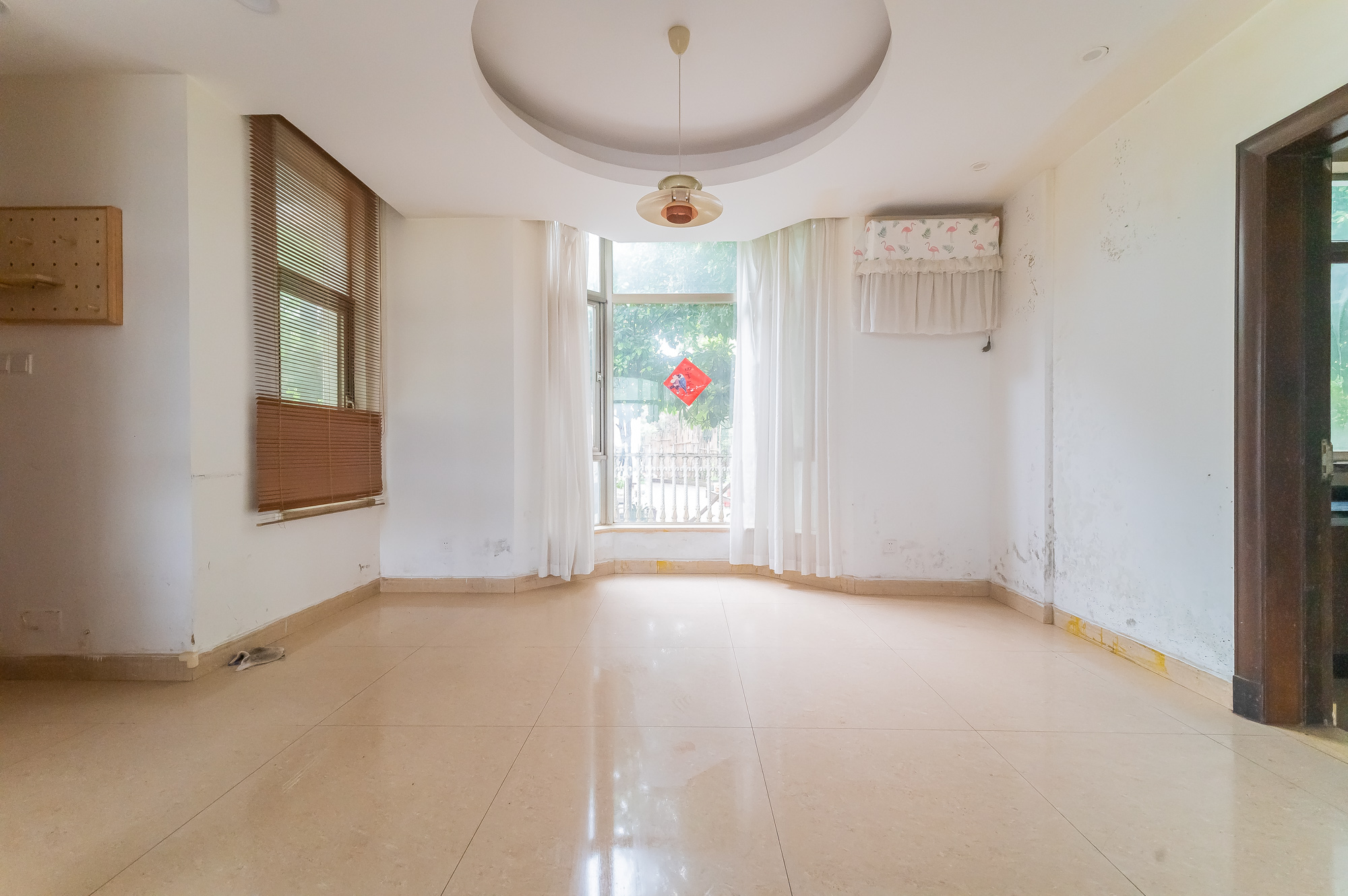 碧桂园威尼斯城 5室3厅3卫 628.8万 碧桂园威尼斯城 5室3厅3卫 628.8万客厅