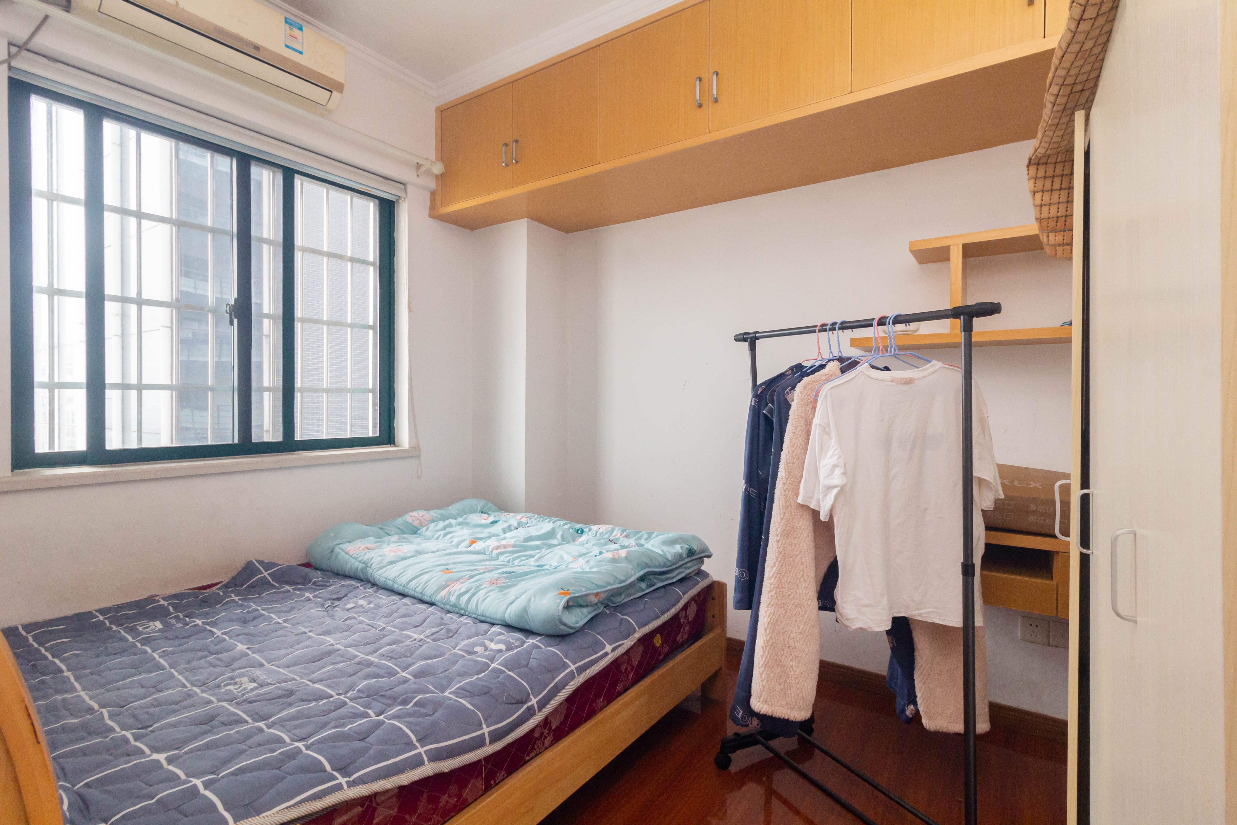 华天LOHO小镇  2室2厅1卫    42.0万 华天LOHO小镇  2室2厅1卫    42.0万卧室