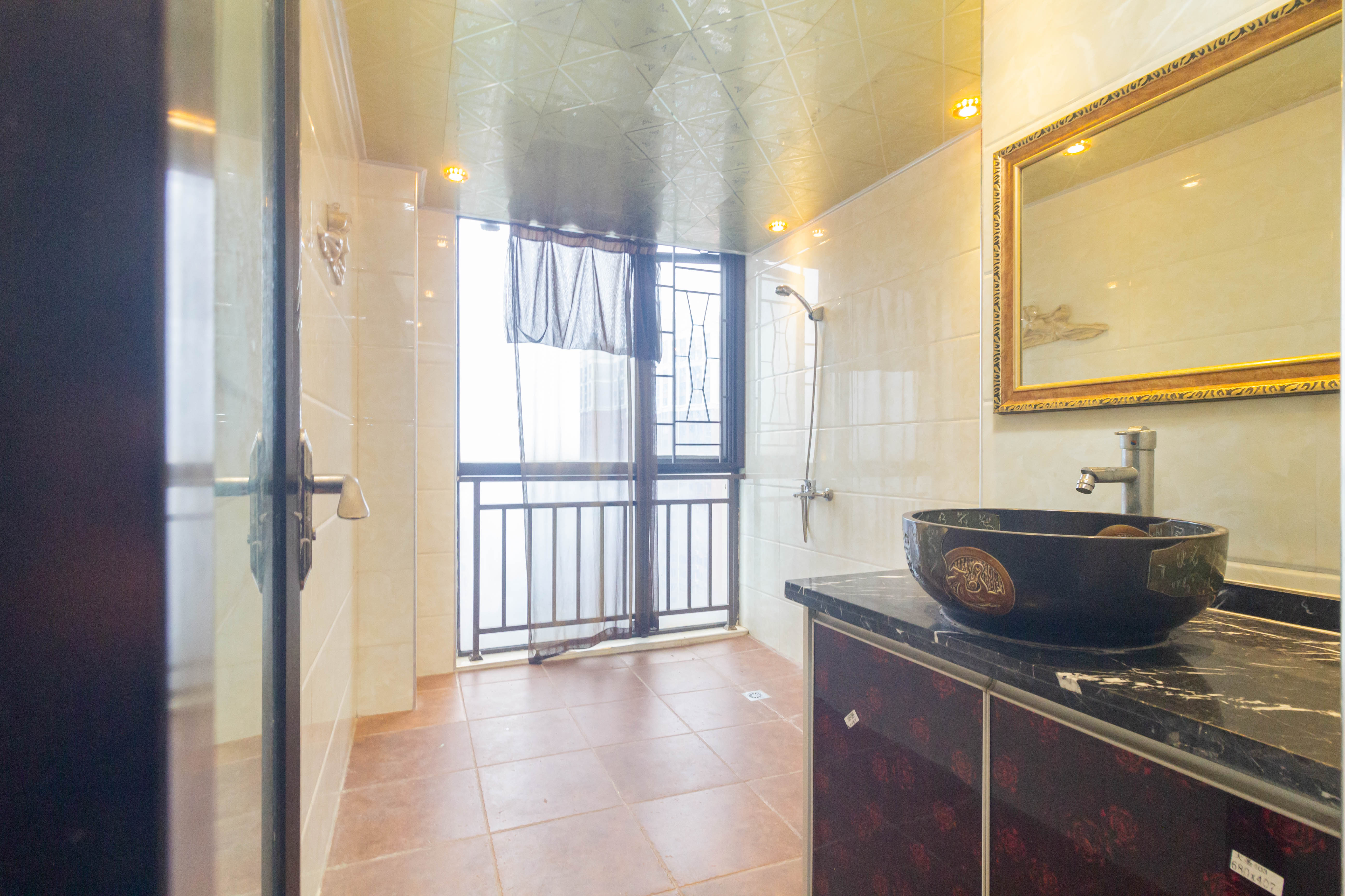 旭辉华庭 3室2厅1卫 82.0万 旭辉华庭 3室2厅1卫 82.0万卫生间