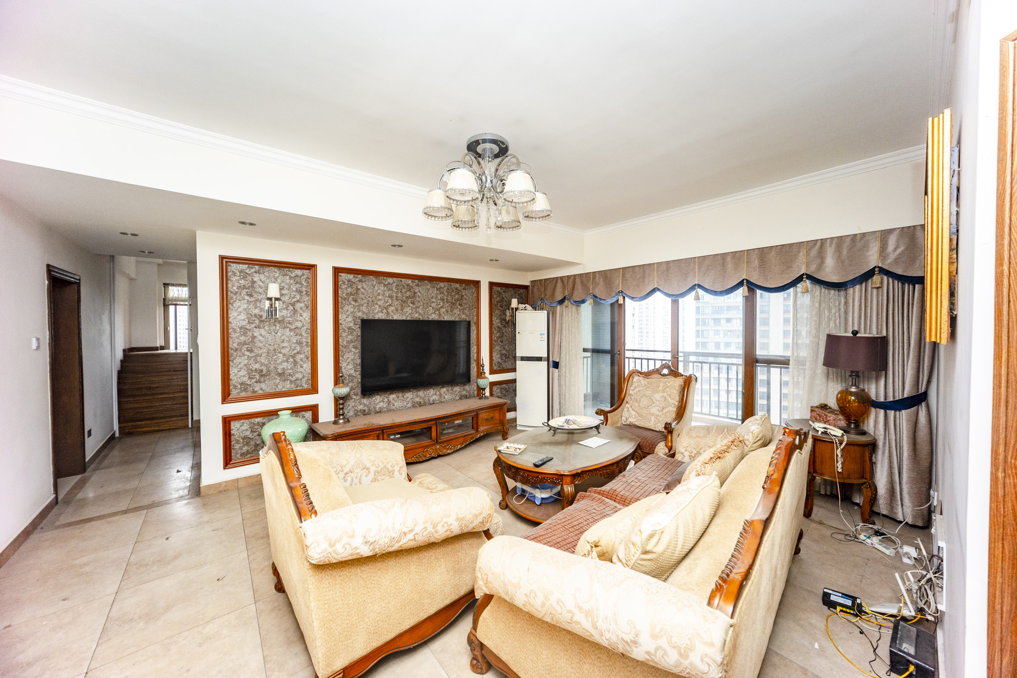 金域南外滩（望江佳园）  3室2厅1卫    180.0万客厅