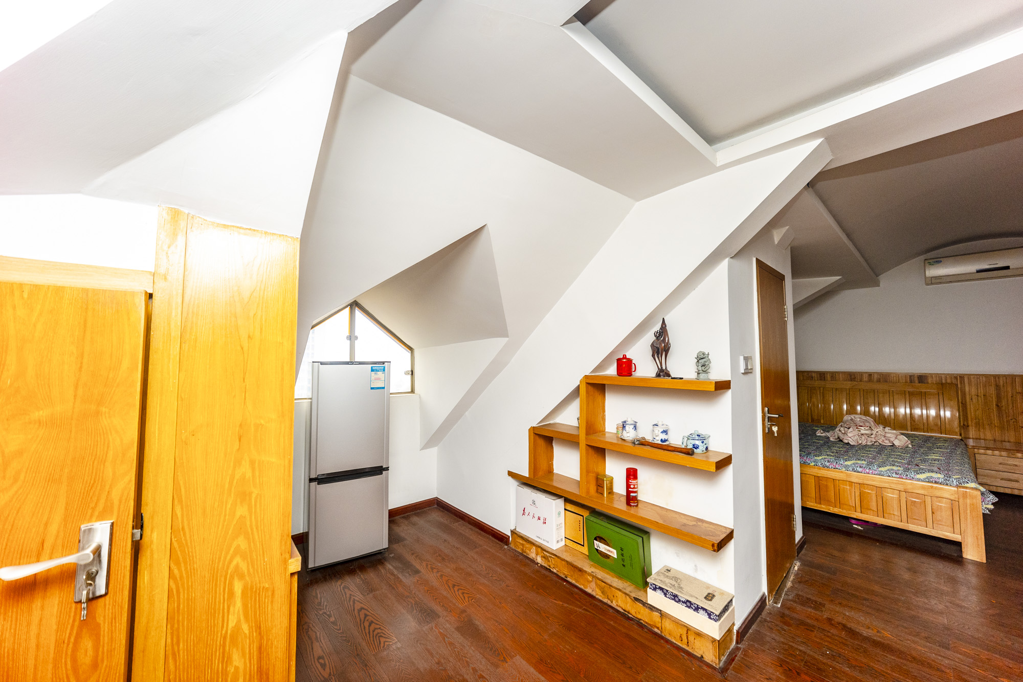 金域南外滩（望江佳园）  3室2厅1卫    180.0万其他