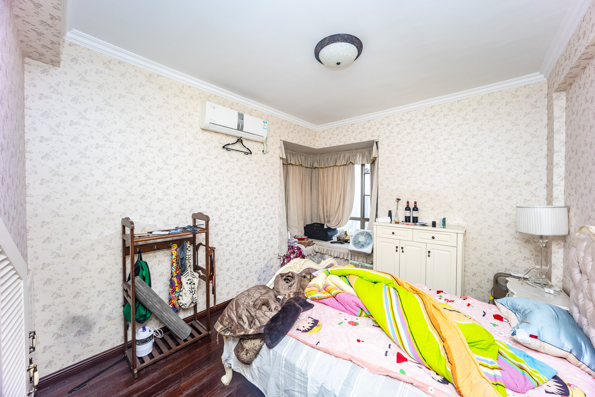 金域南外滩（望江佳园）  3室2厅1卫    180.0万卧室