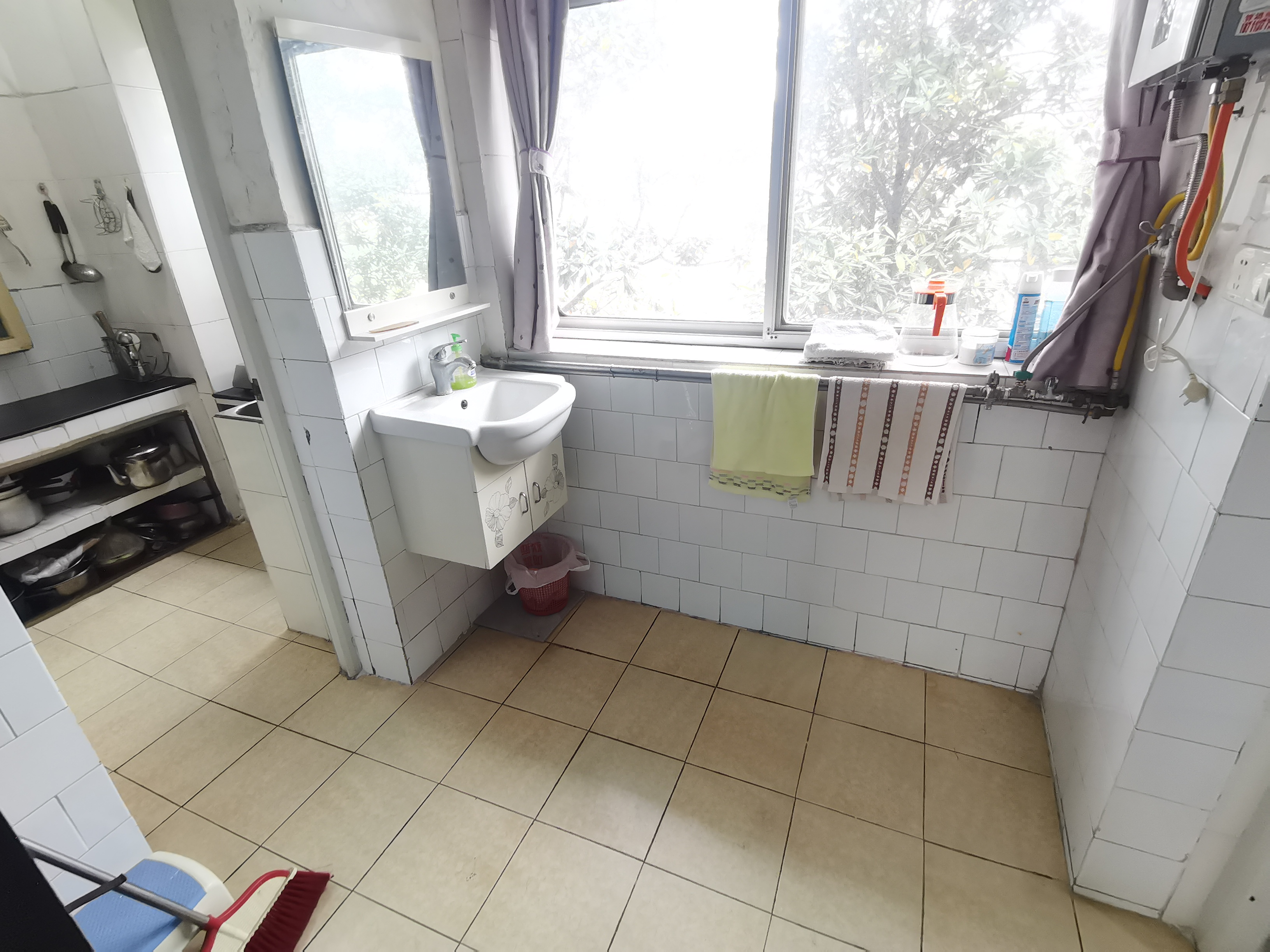 团结二村 2室2厅1卫 19.8万 团结二村 2室2厅1卫 19.8万室内图