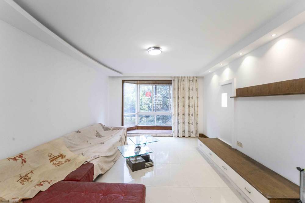 芙蓉苑  3室2厅2卫    75.0万