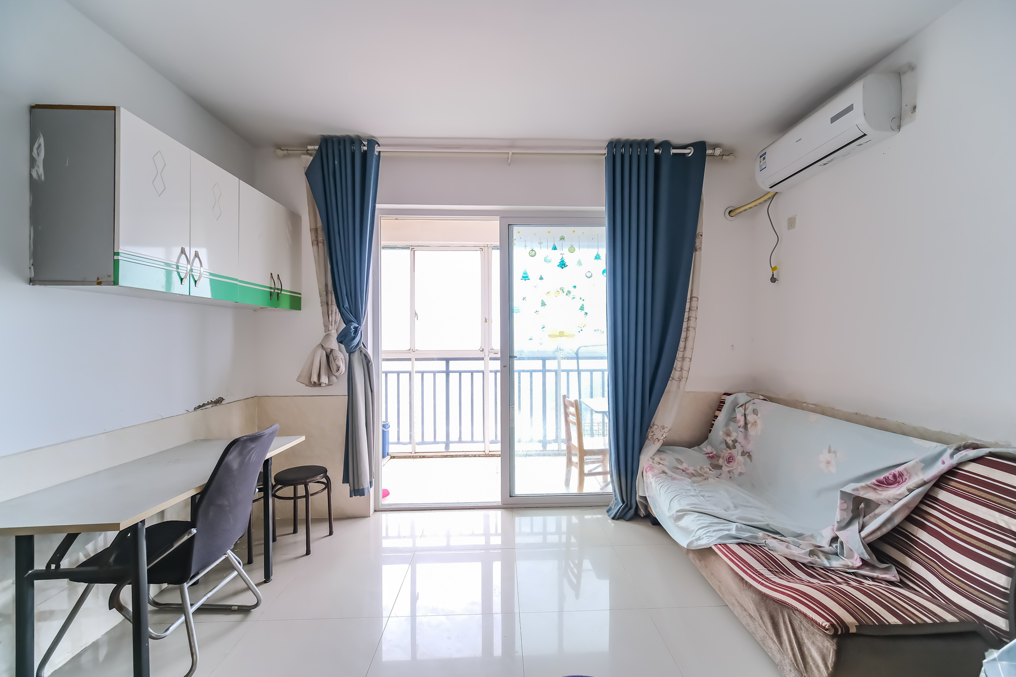 世景华庭 1室1厅1卫 18.0万 世景华庭 1室1厅1卫 18.0万客厅