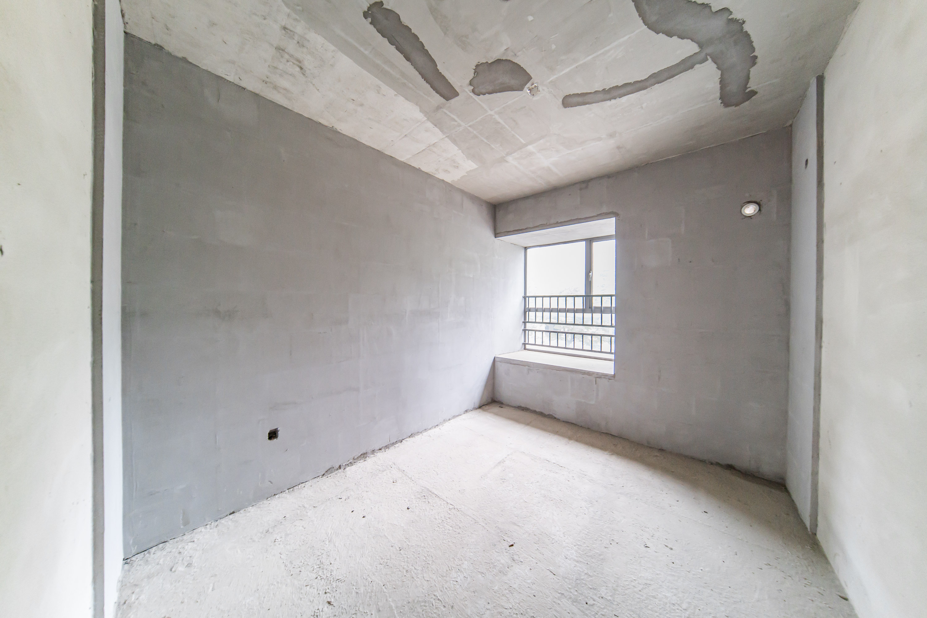 牛力家园  4室2厅2卫   125.00万卧室