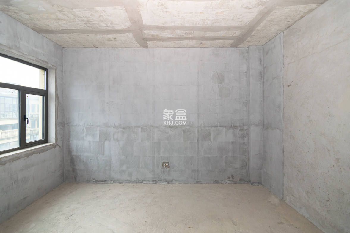 润和紫郡一期 5室2厅2卫 210.0万 润和紫郡一期 5室2厅2卫 210.0万卧室