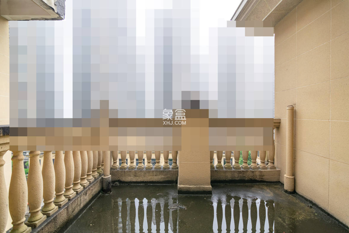 润和紫郡一期 5室2厅2卫 210.0万 润和紫郡一期 5室2厅2卫 210.0万阳台