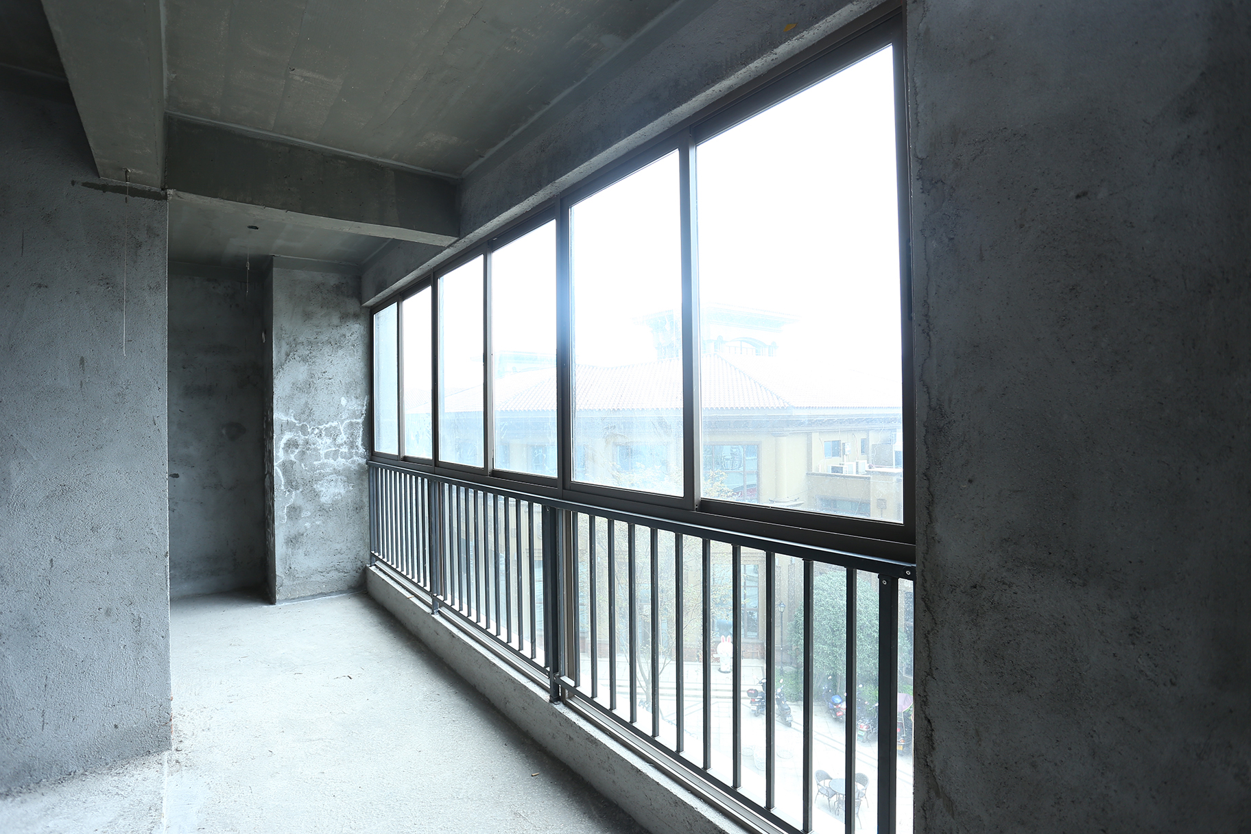 旗滨公园里  4室2厅2卫   83.80万室内图