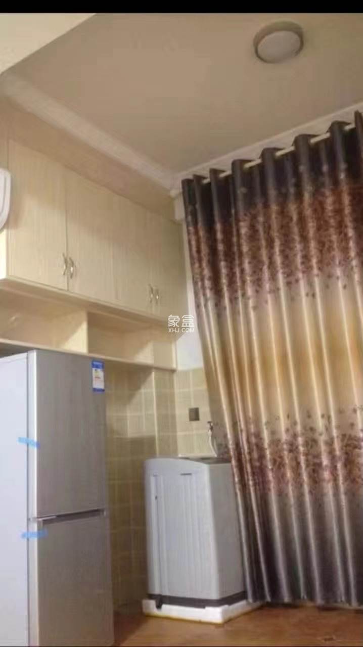 五洲富隆中心 1室1厅1卫 1000.00元/月 五洲富隆中心 1室1厅1卫 1000.00元/月室内图