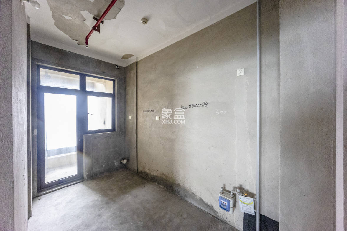 中建江山壹号  5室2厅3卫    520.0万 中建江山壹号  5室2厅3卫    520.0万其他