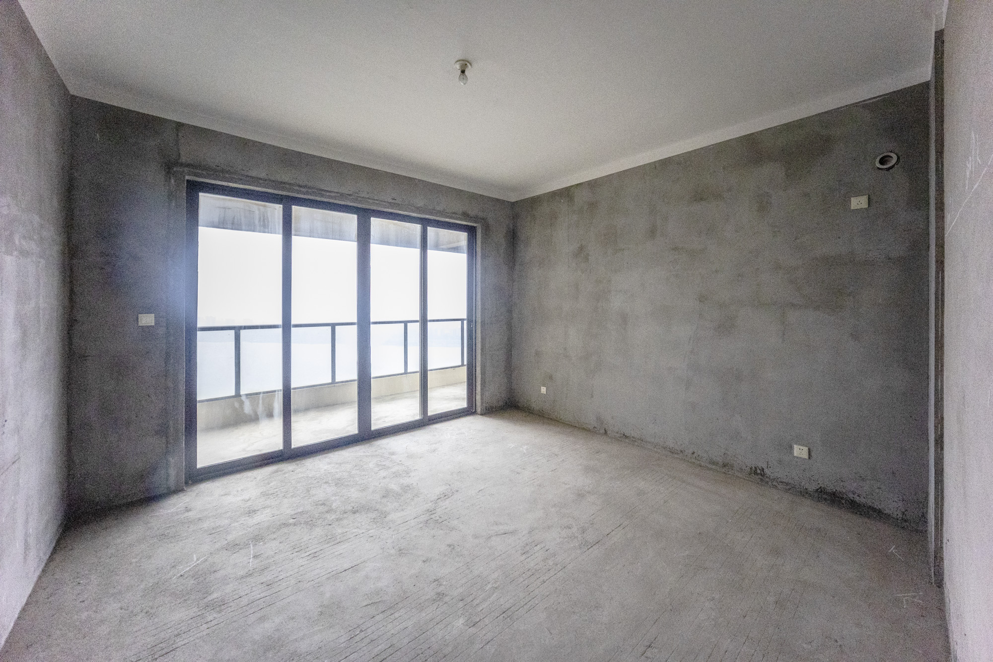 中建江山壹号  5室2厅3卫   520.00万其他
