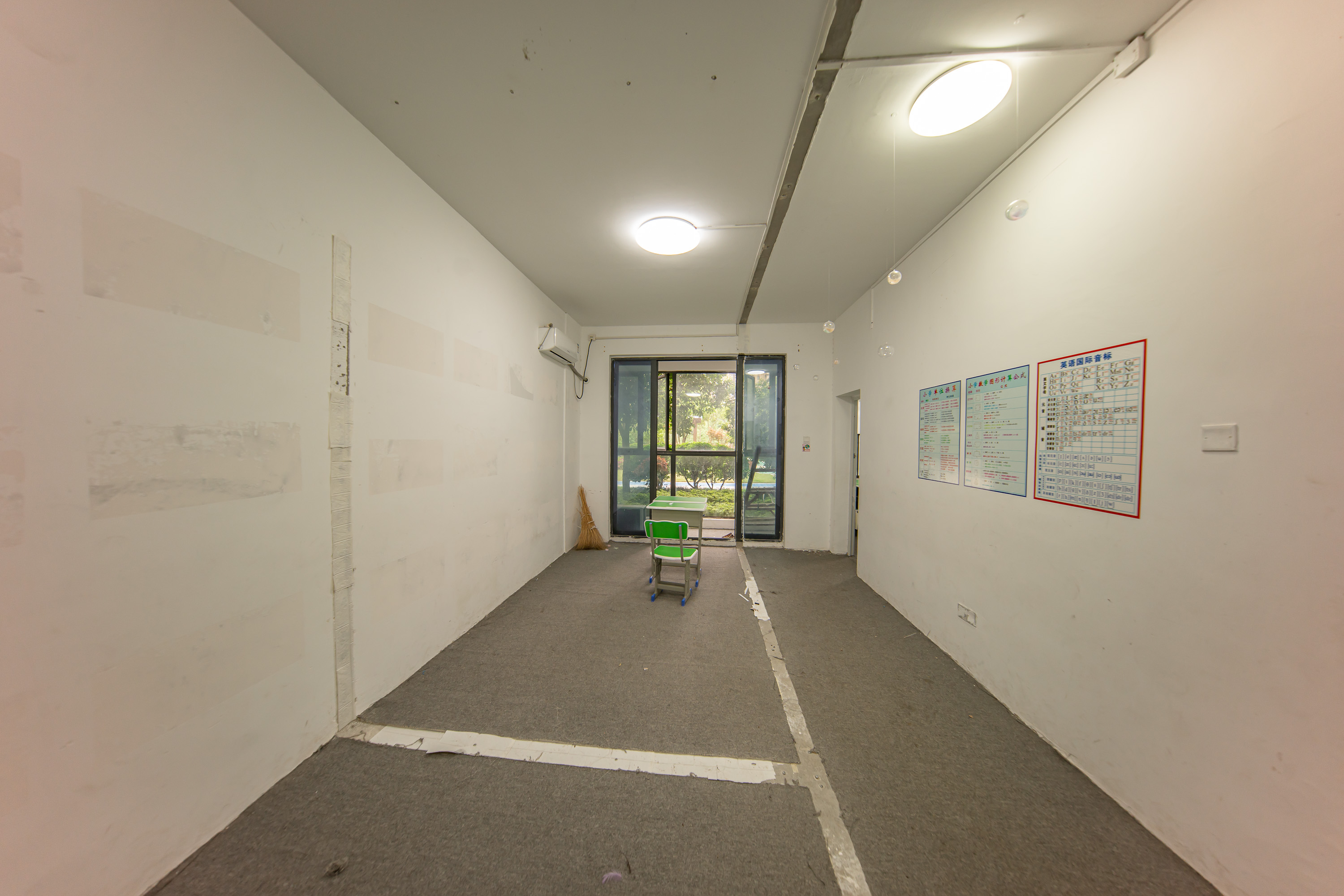 南山十里天池  3室2厅1卫    72.0万 南山十里天池  3室2厅1卫    72.0万客厅