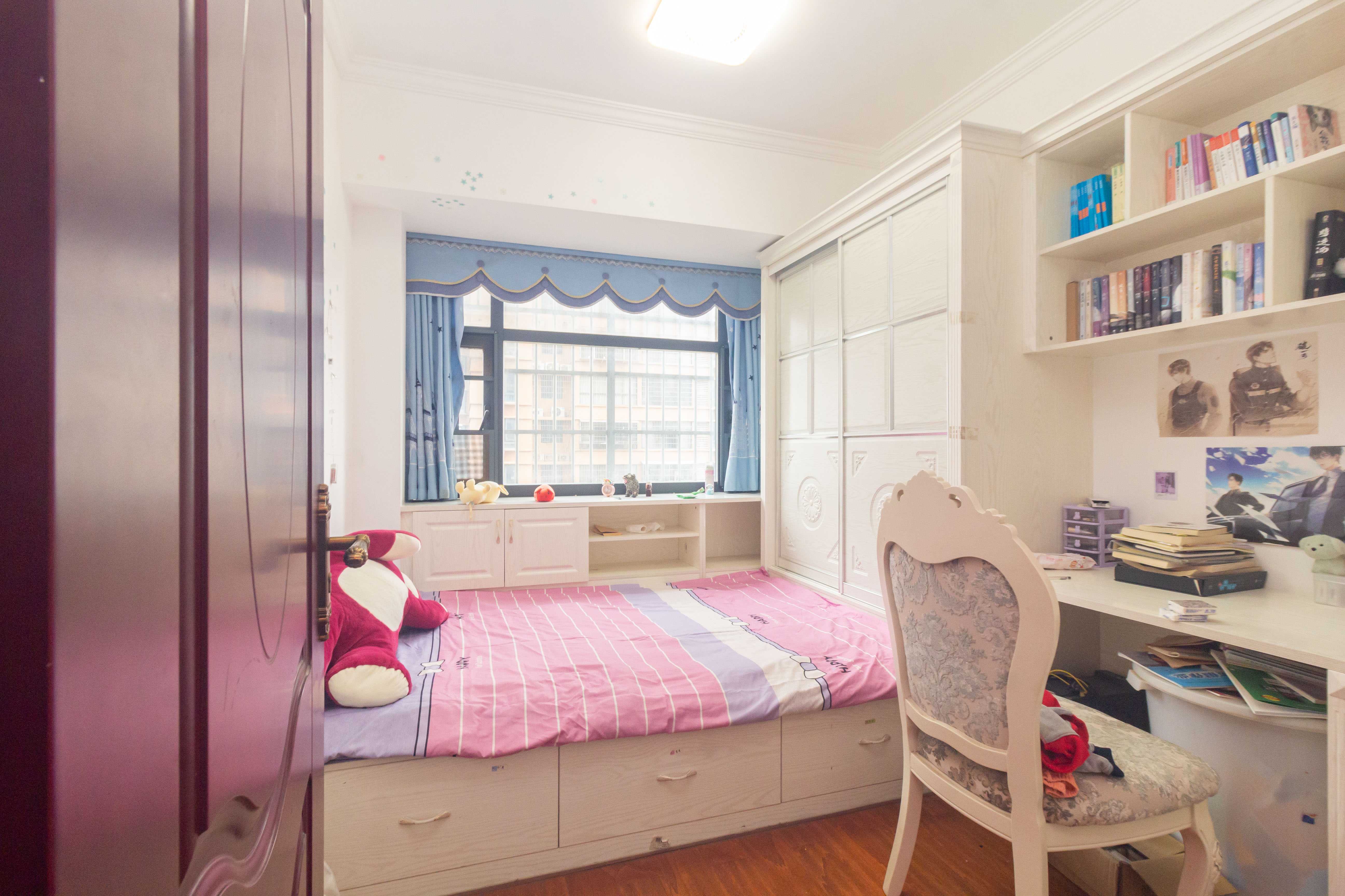 紫华郡 4室2厅1卫 98.0万 紫华郡 4室2厅1卫 98.0万卧室