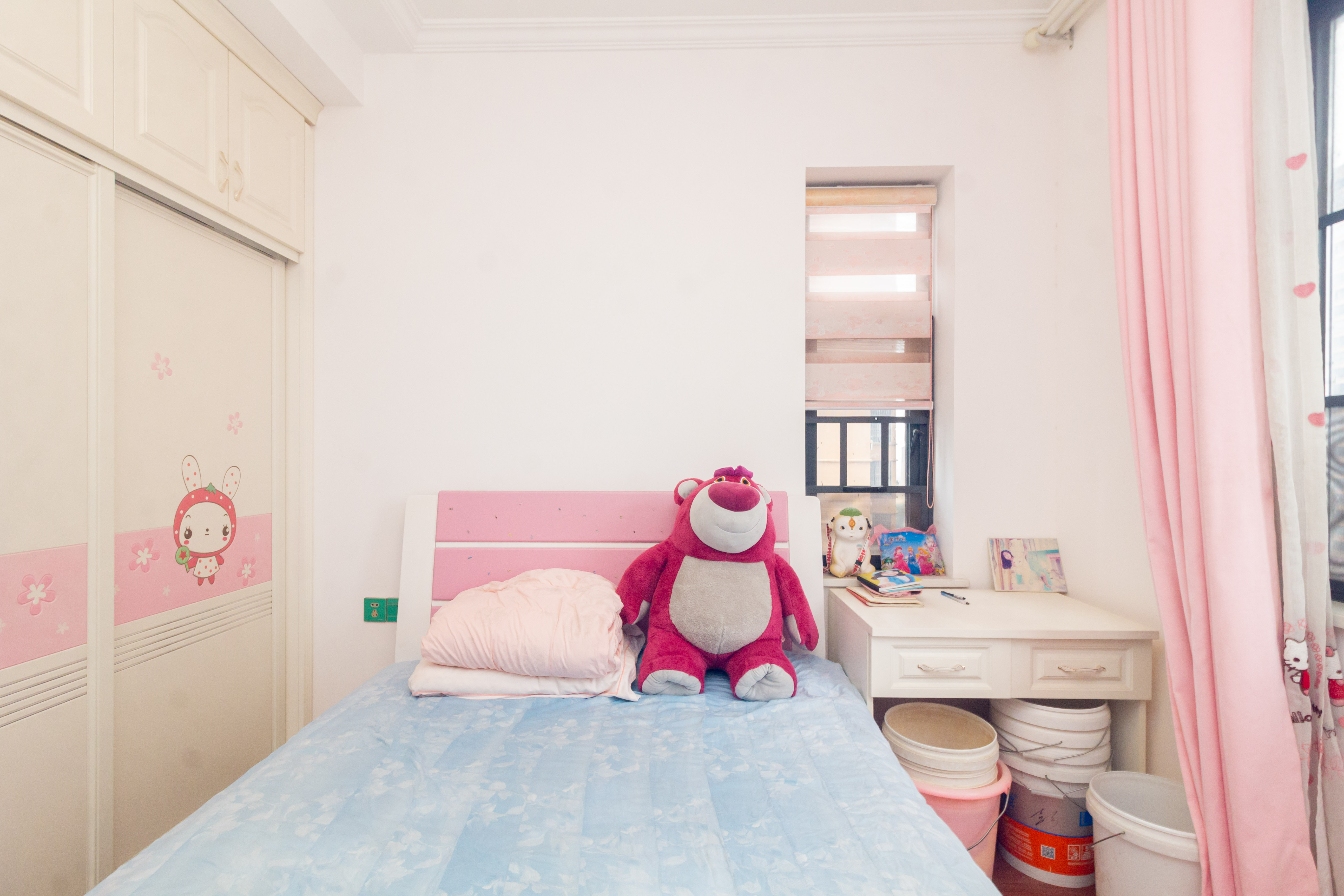 紫华郡 4室2厅1卫 98.0万 紫华郡 4室2厅1卫 98.0万卧室