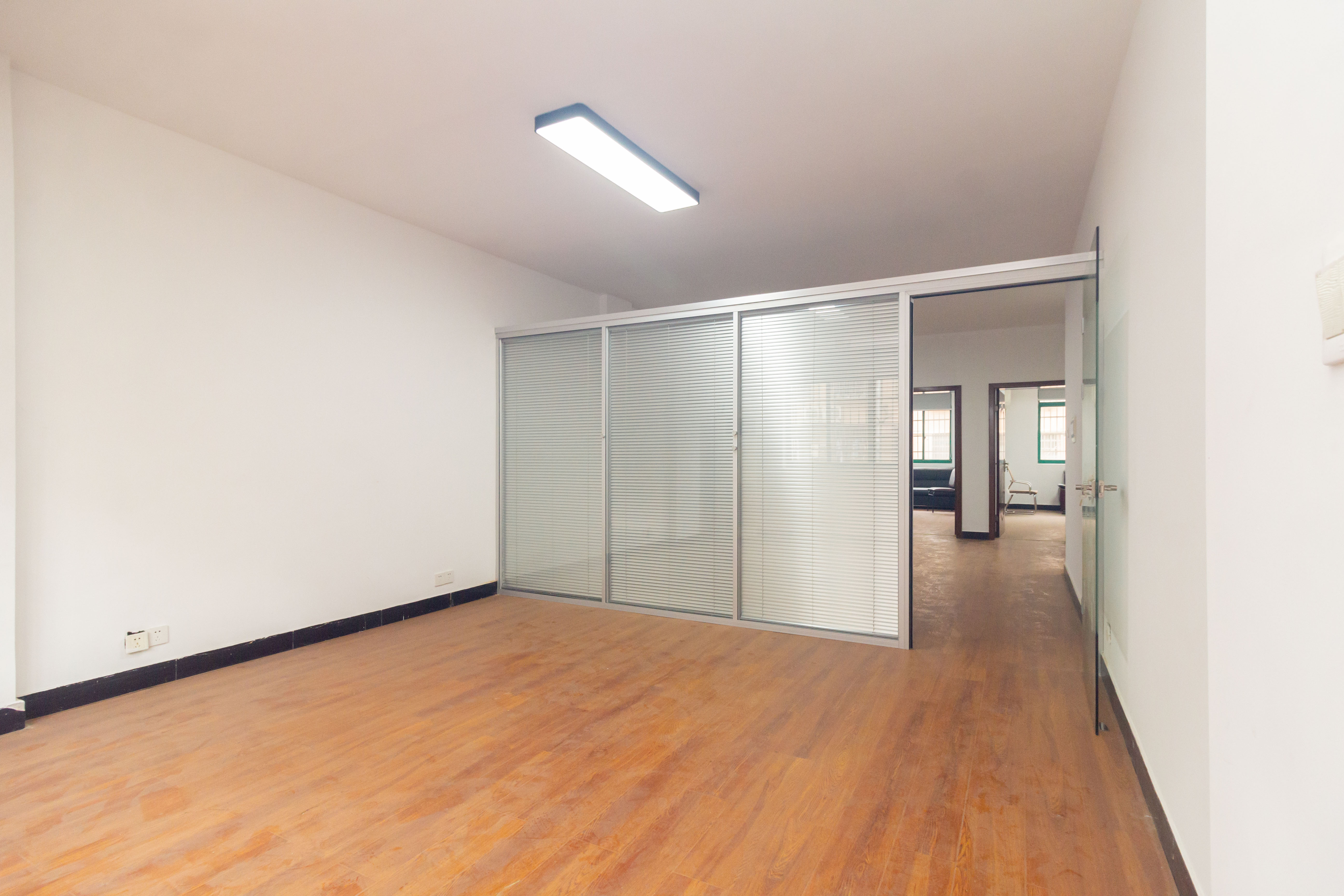 星沙国际物流园/泉星社区 3室2厅2卫 35.0万 星沙国际物流园/泉星社区 3室2厅2卫 35.0万客厅