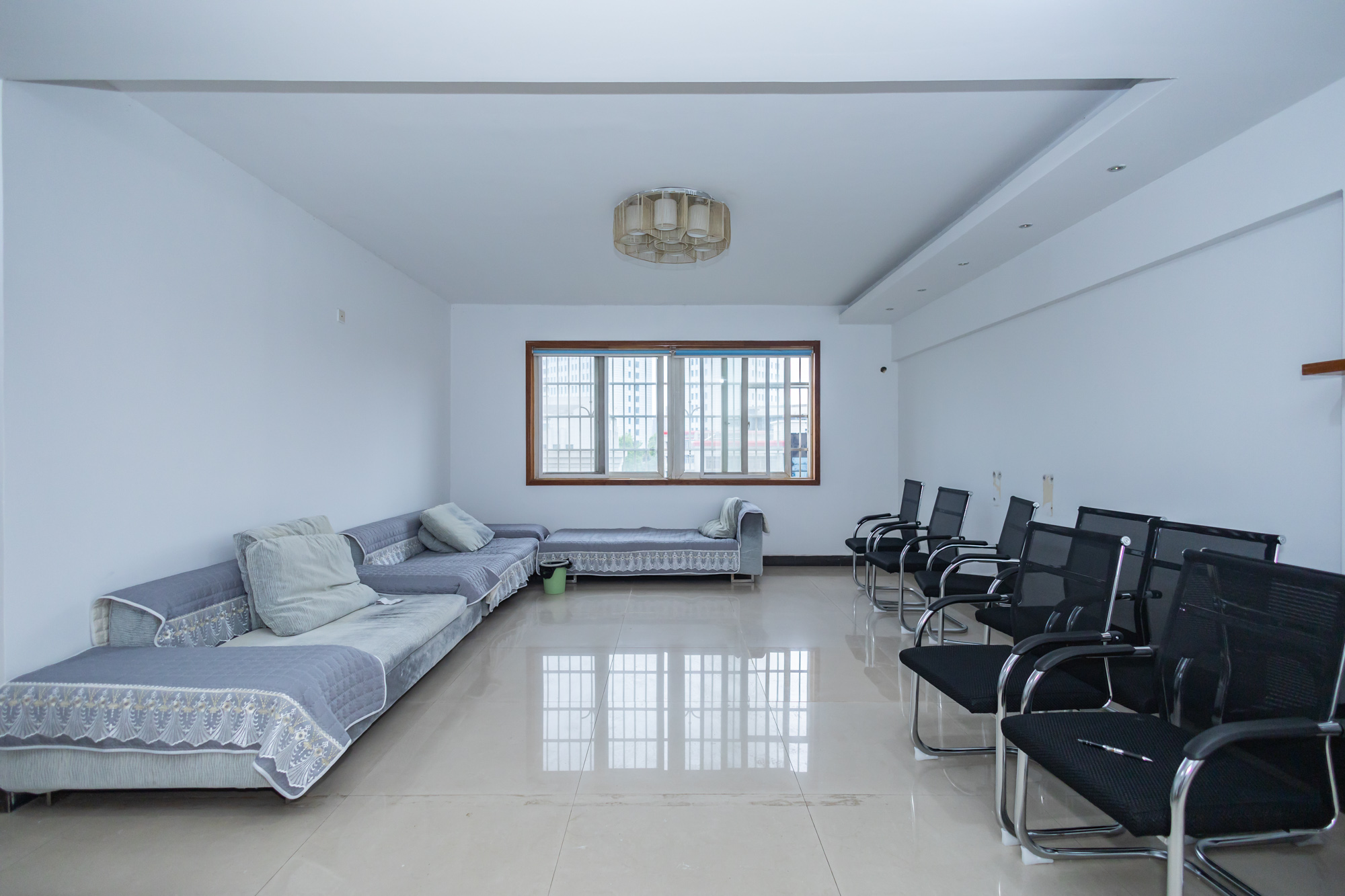 开源鑫阁 4室2厅2卫 68.0万 开源鑫阁 4室2厅2卫 68.0万客厅