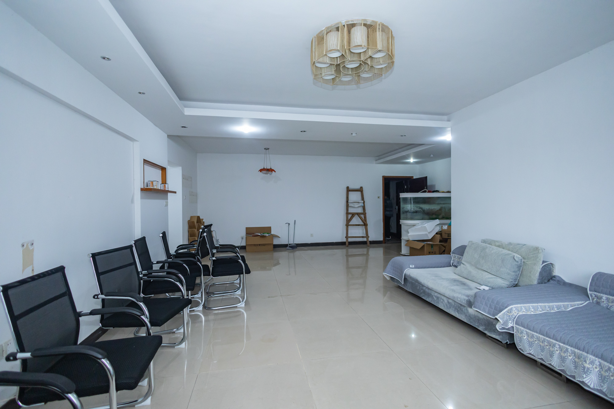 开源鑫阁 4室2厅2卫 68.0万 开源鑫阁 4室2厅2卫 68.0万客厅