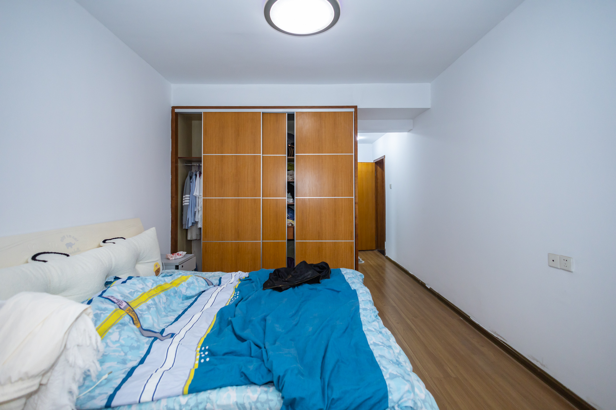 开源鑫阁 4室2厅2卫 68.0万 开源鑫阁 4室2厅2卫 68.0万卧室