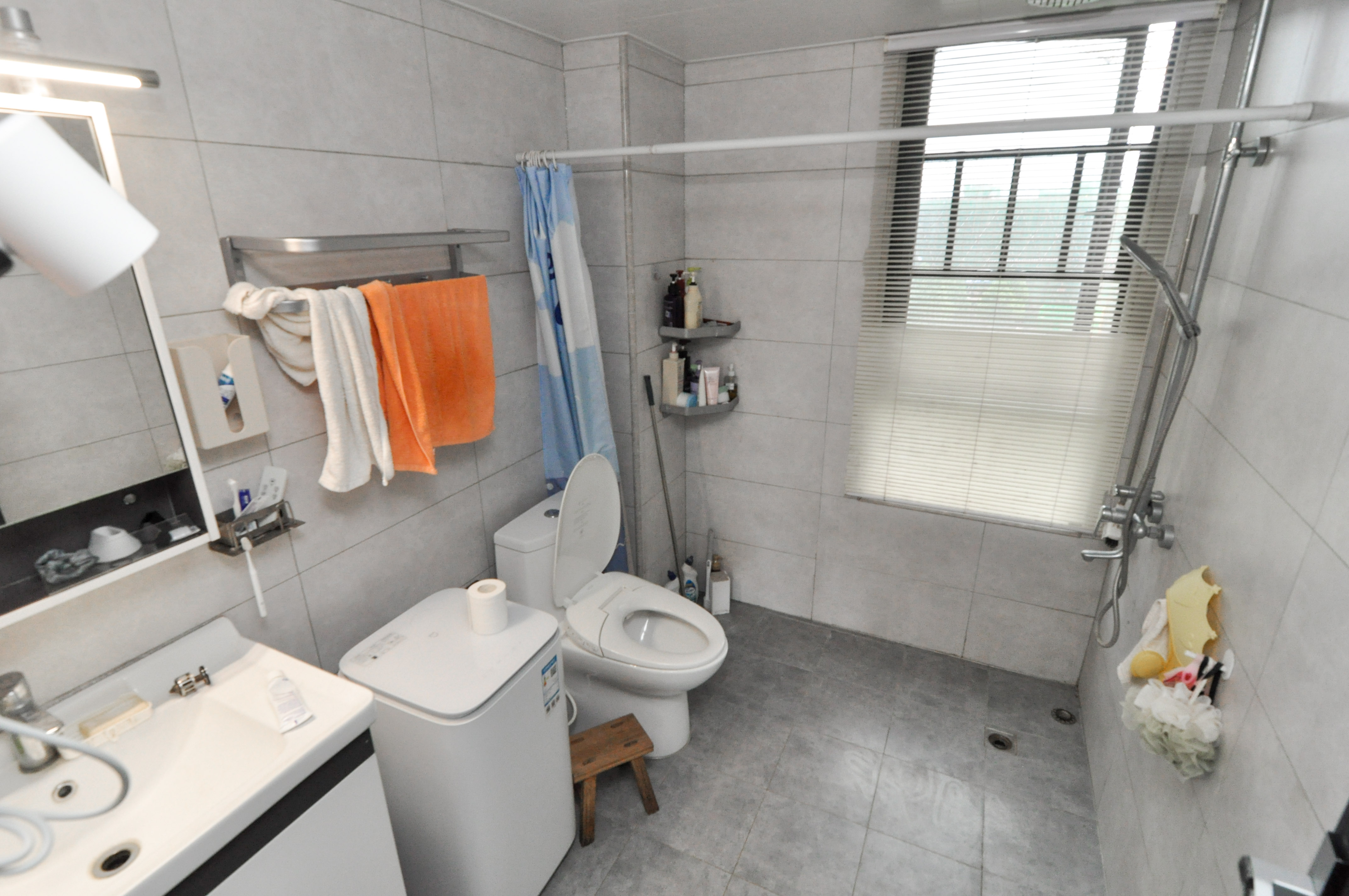 振业城二期  3室2厅2卫    248.0万卫生间