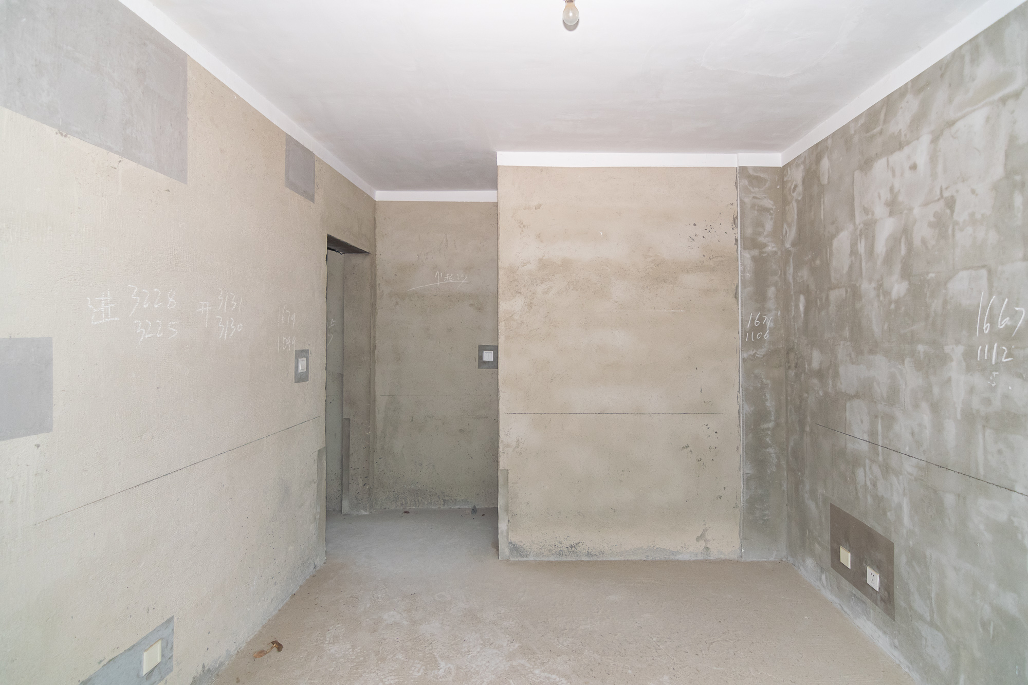 新城国际花都  3室2厅2卫    85.0万卧室