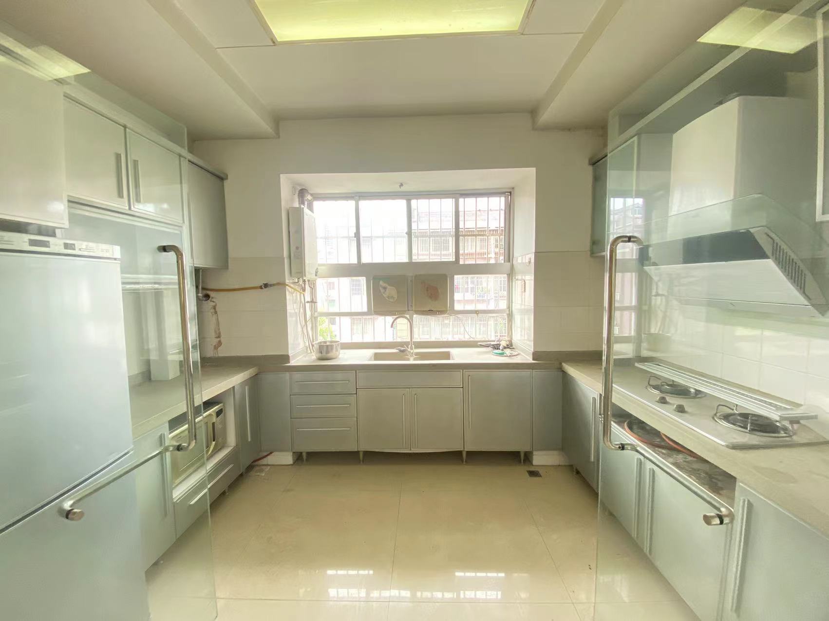 电信小区泰山花园  3室2厅2卫    55.0万 电信小区泰山花园  3室2厅2卫    55.0万室内图