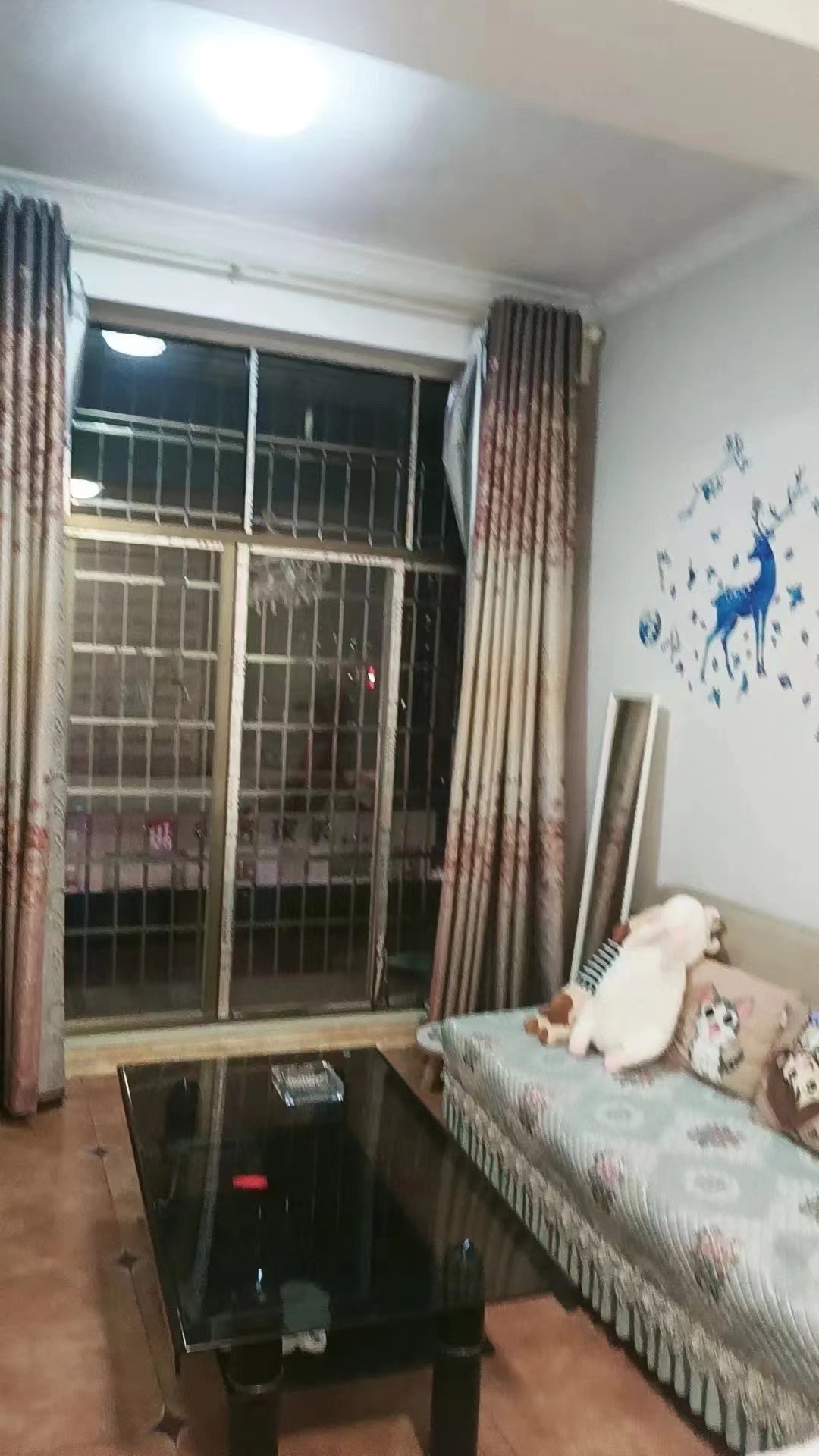 五洲富隆中心 1室1厅1卫 1000.00元/月 五洲富隆中心 1室1厅1卫 1000.00元/月室内图