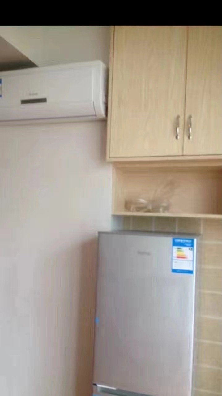 五洲富隆中心 1室1厅1卫 1000.00元/月 五洲富隆中心 1室1厅1卫 1000.00元/月室内图