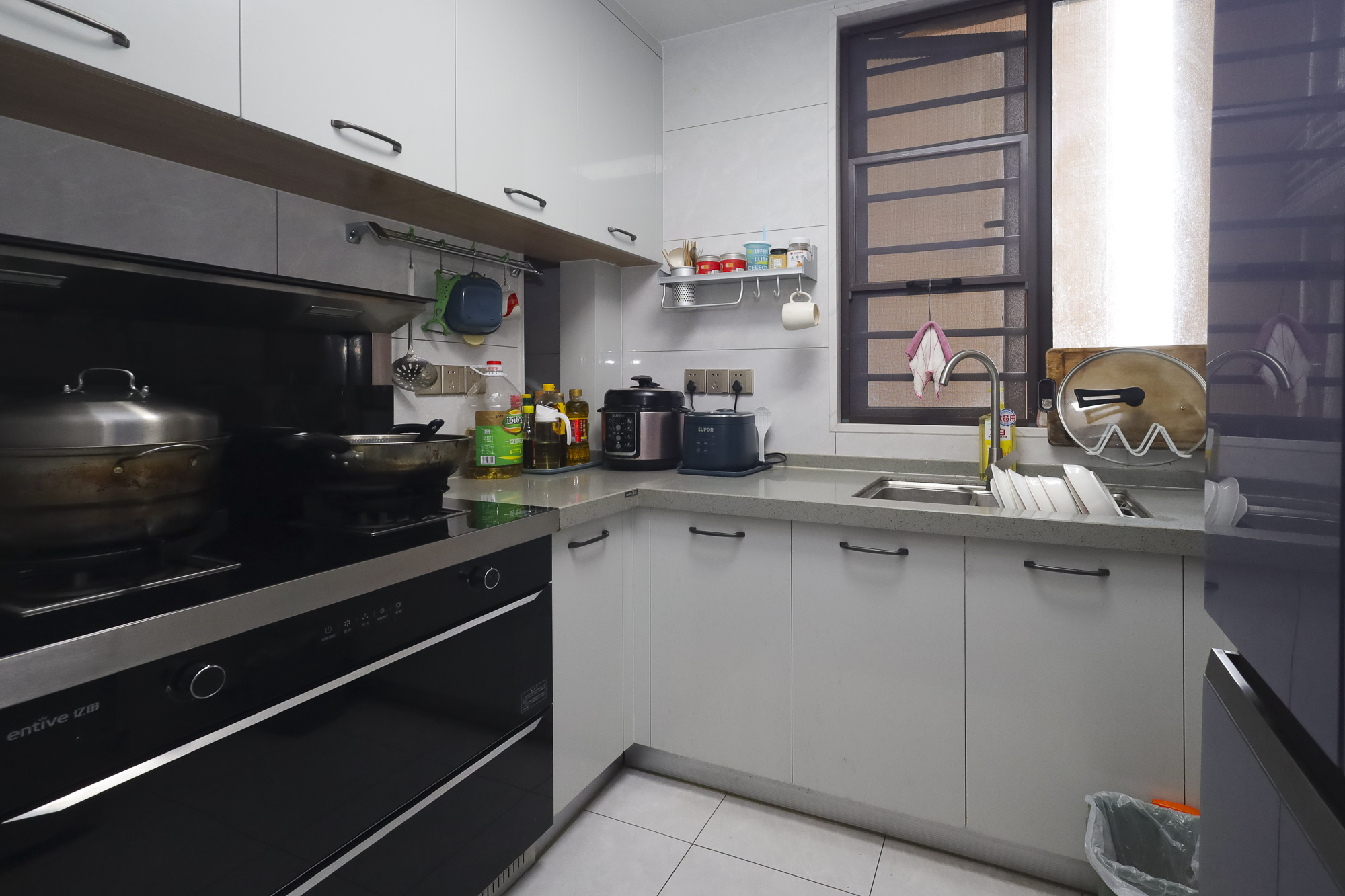 鸿邦国际城  3室2厅2卫    125.0万厨房