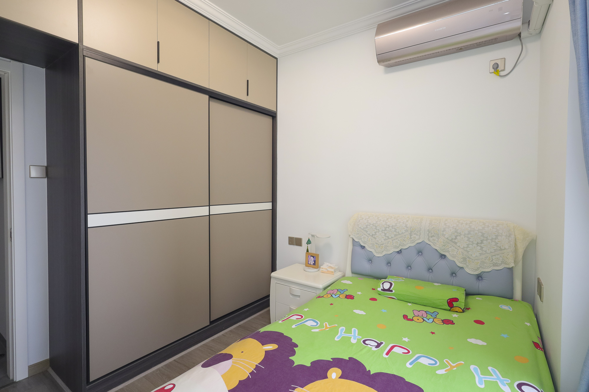 鸿邦国际城  3室2厅2卫    125.0万卧室