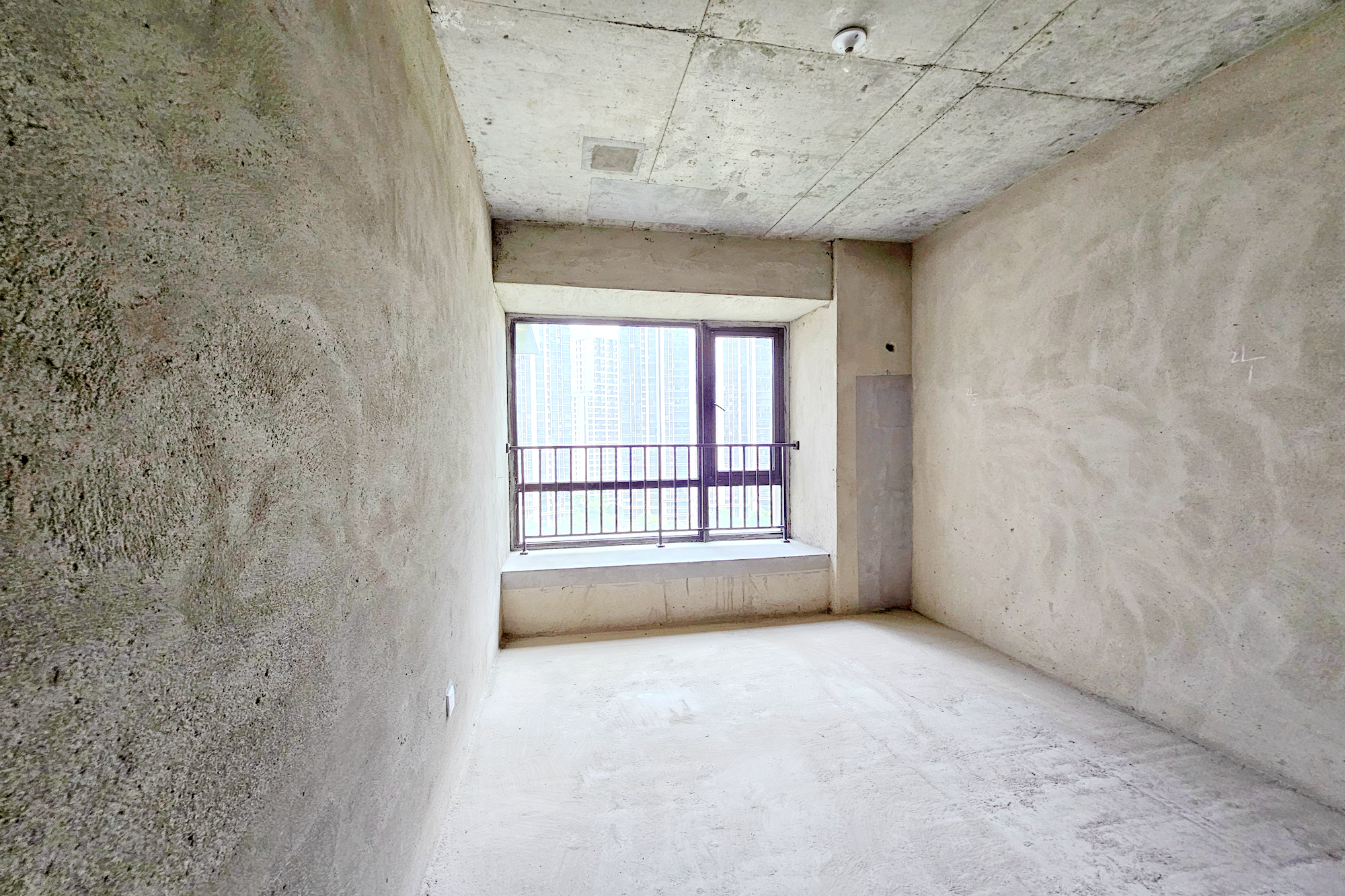 明昇壹城(明昇时代广场)二期 5室2厅3卫 325.0万 明昇壹城(明昇时代广场)二期 5室2厅3卫 325.0万卧室