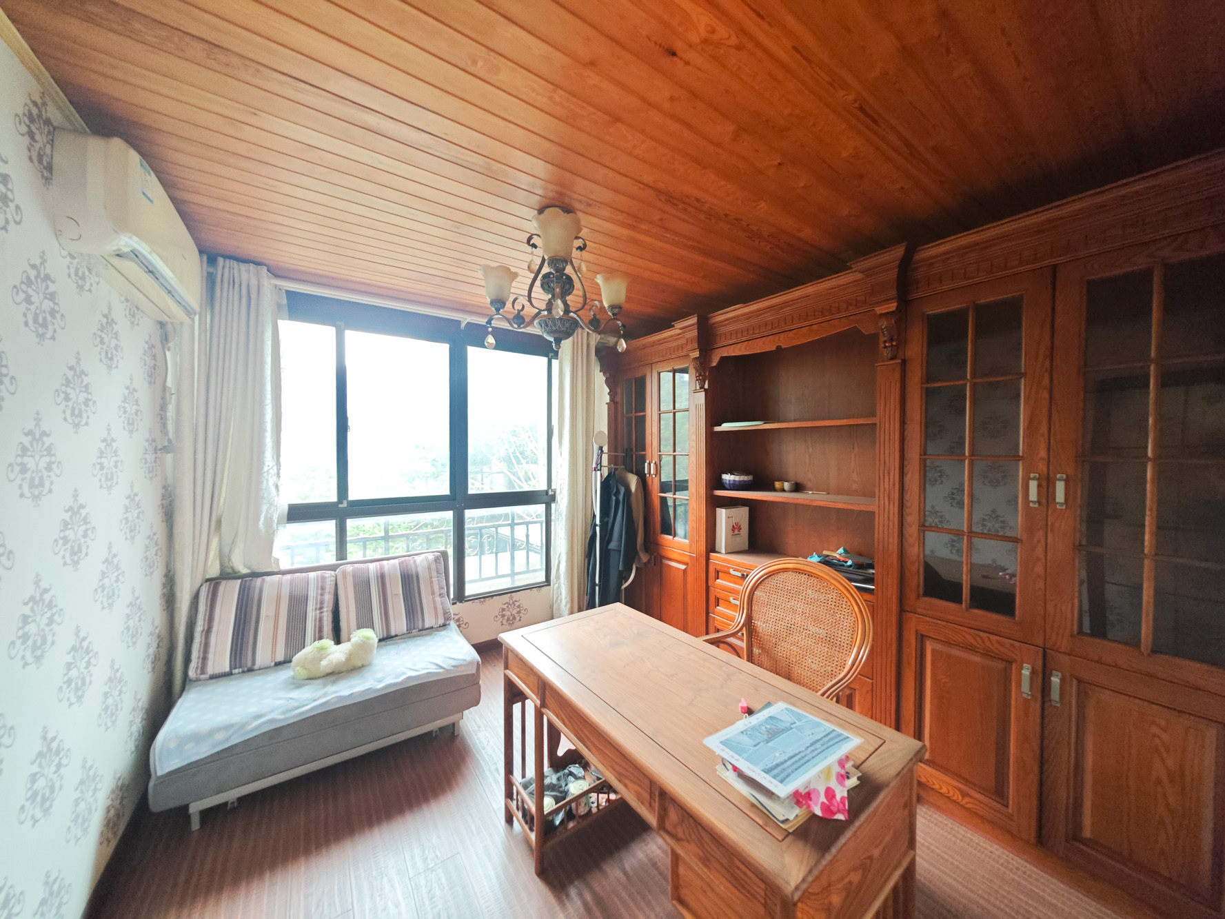 保利城（中航城国际社区、郡原美村）  5室2厅3卫   299.80万卧室