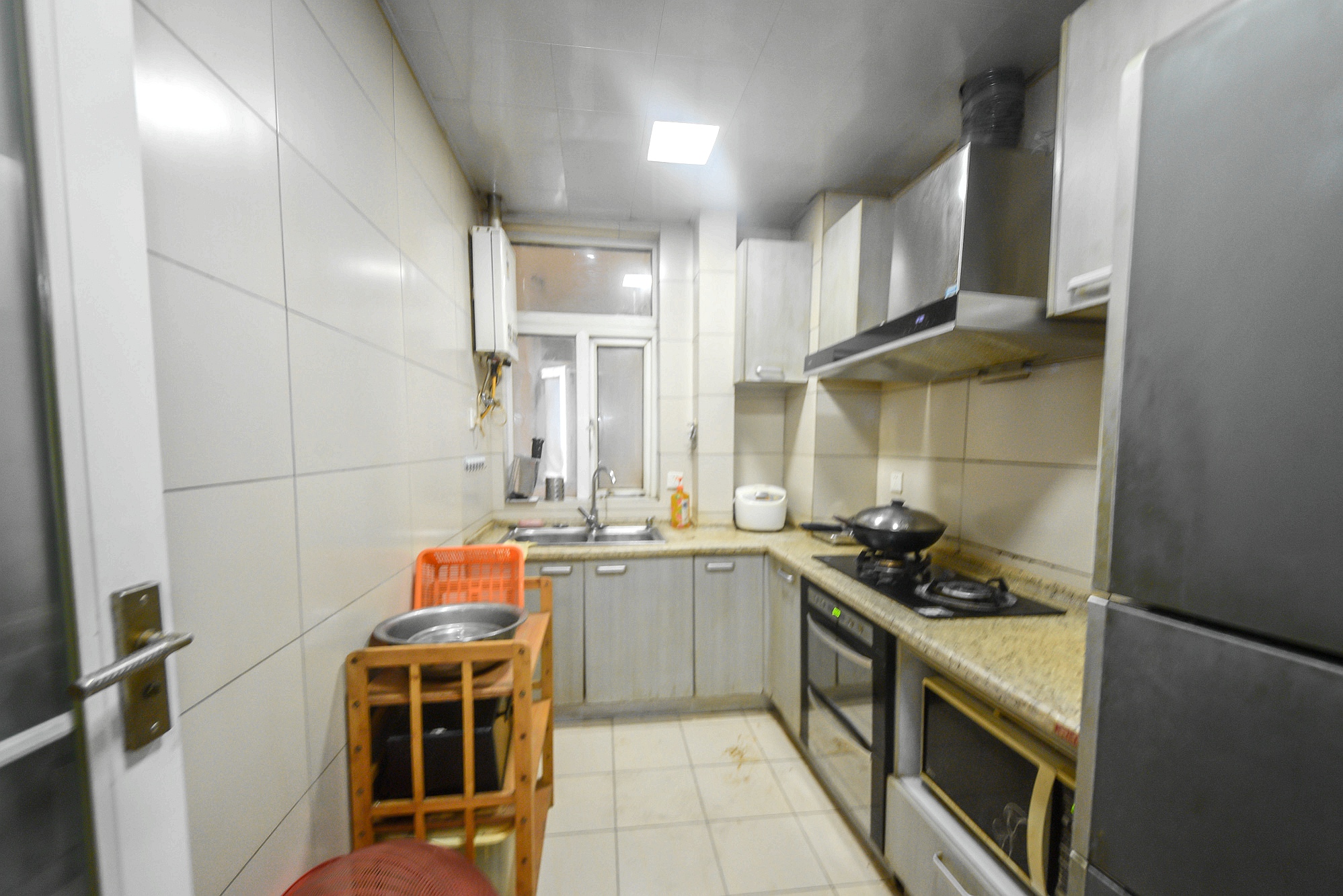 宏泽佳园  3室1厅1卫    120.0万厨房