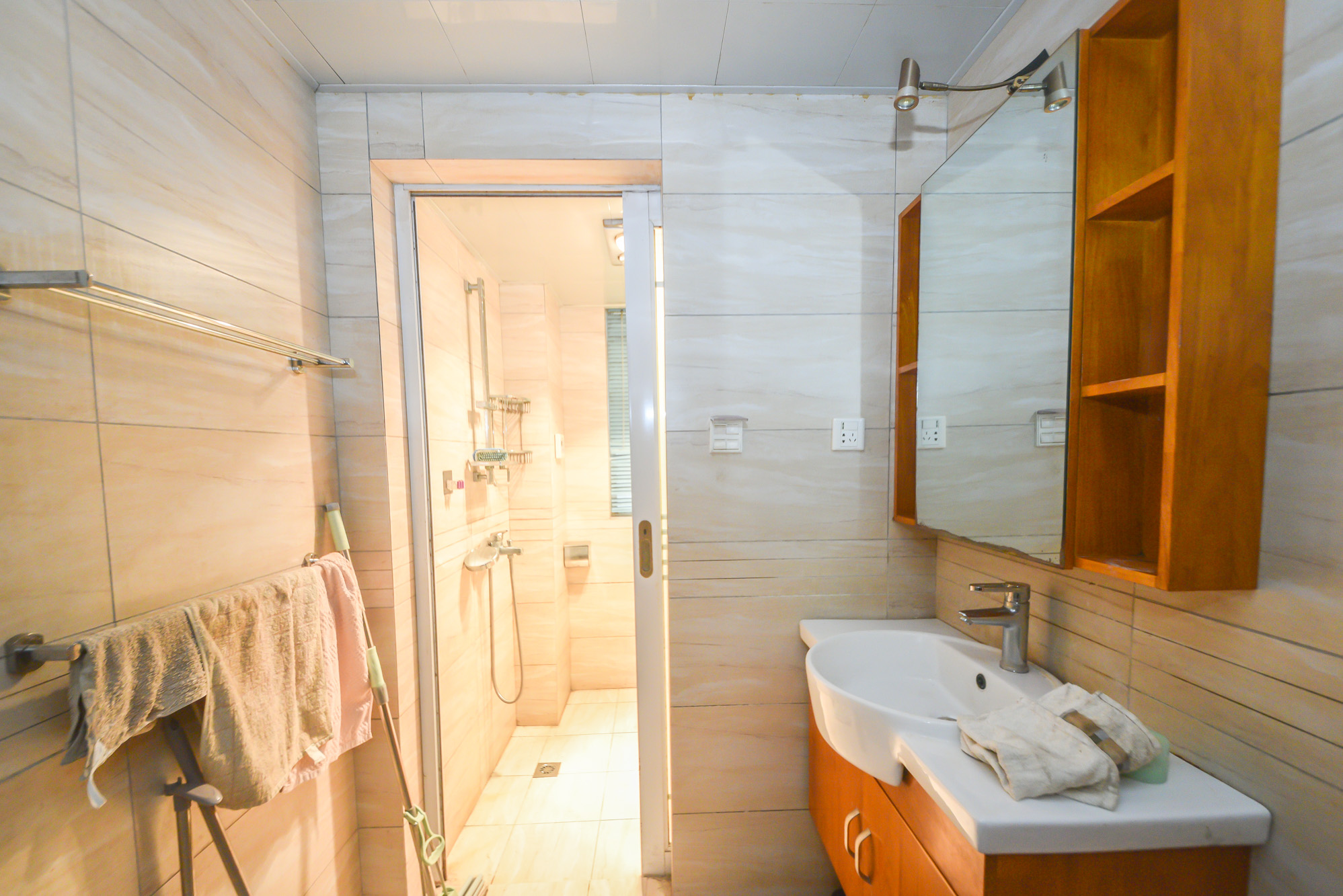 宏泽佳园  3室1厅1卫    120.0万卫生间