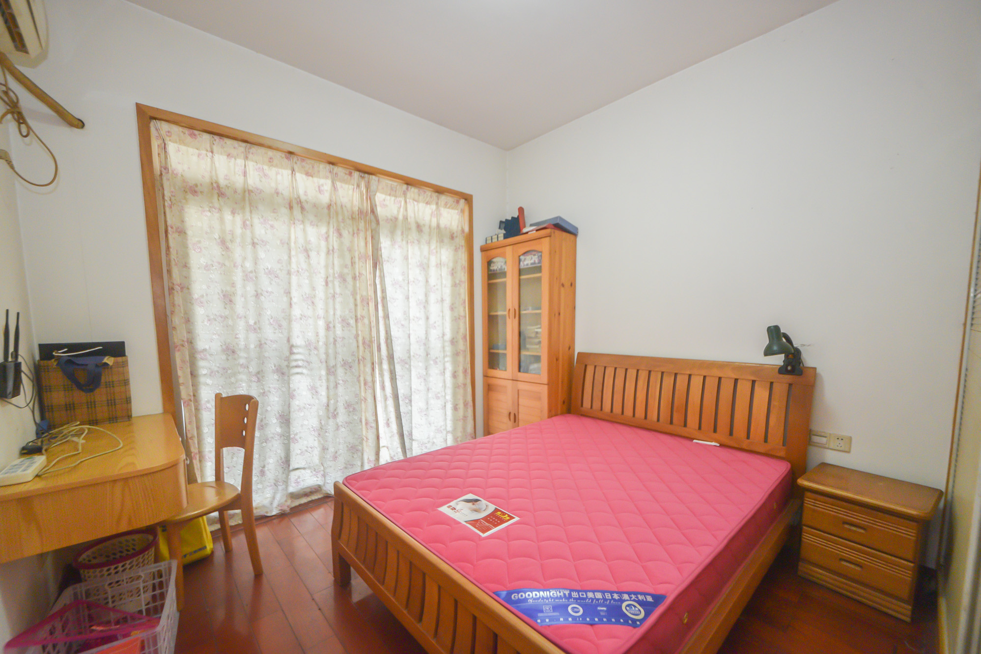 宏泽佳园  3室1厅1卫    120.0万卧室