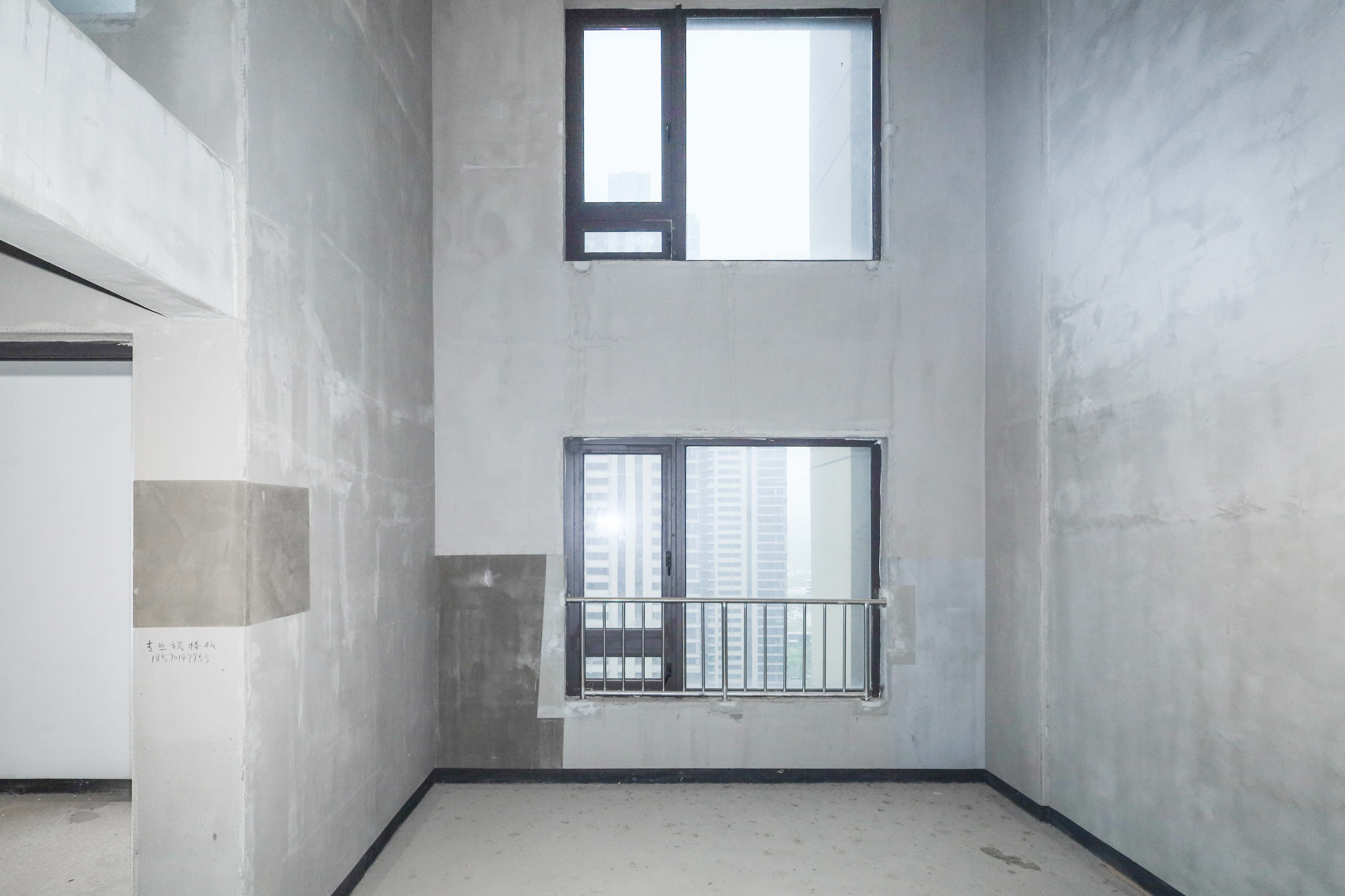 建发央著  4室2厅2卫   341.00万客厅