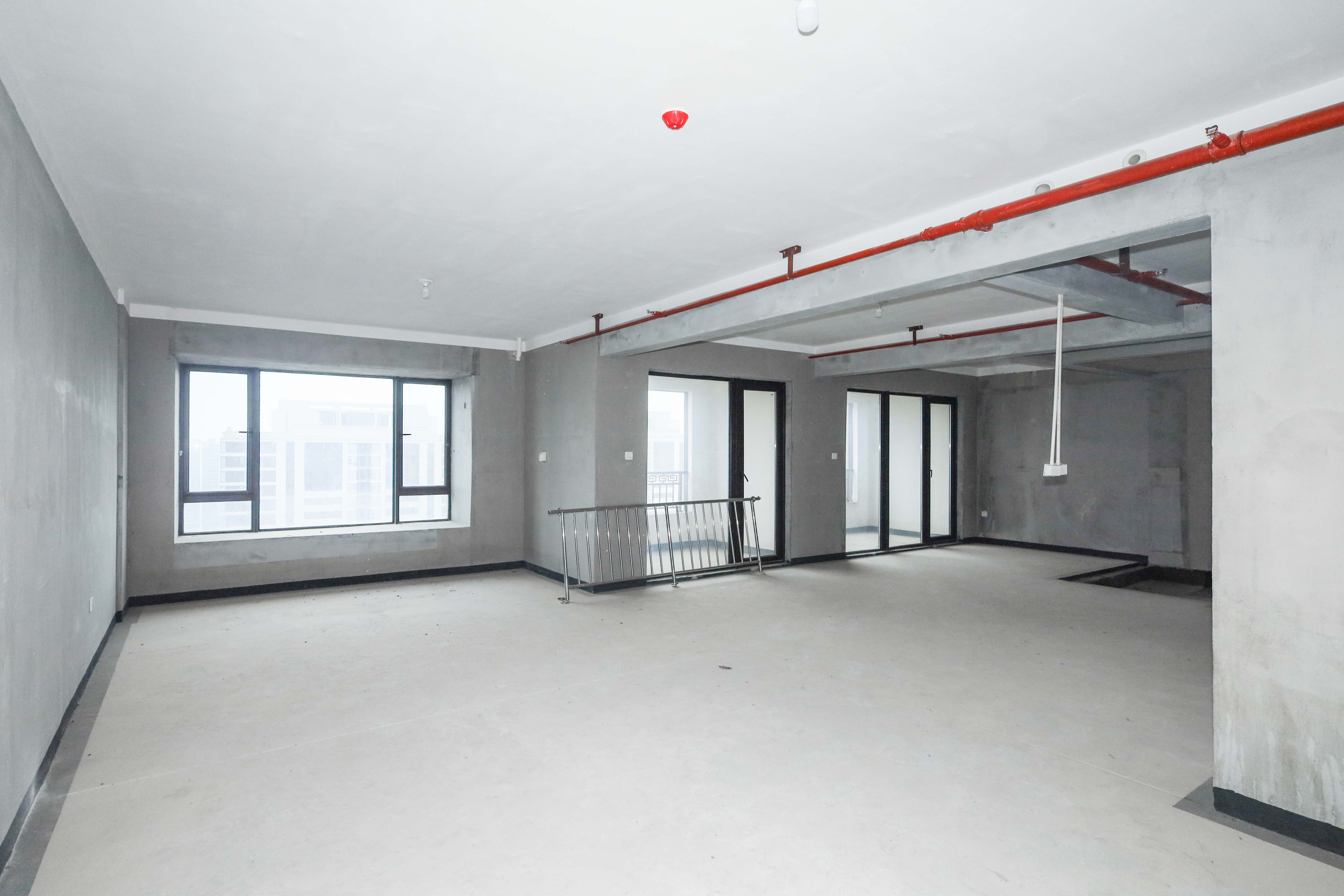 建发央著  4室2厅2卫   240.00万