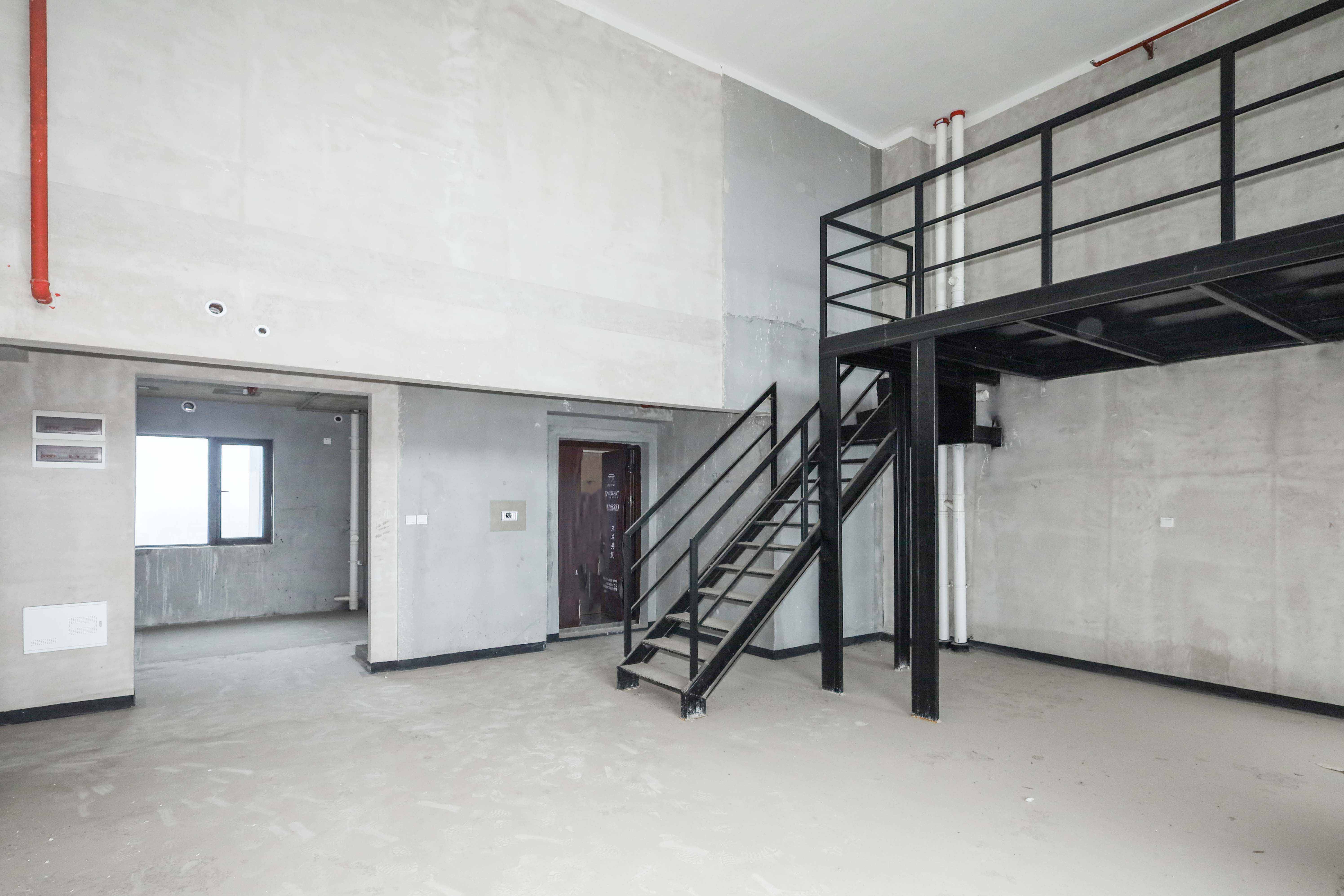 建发央著  4室2厅2卫   410.00万客厅