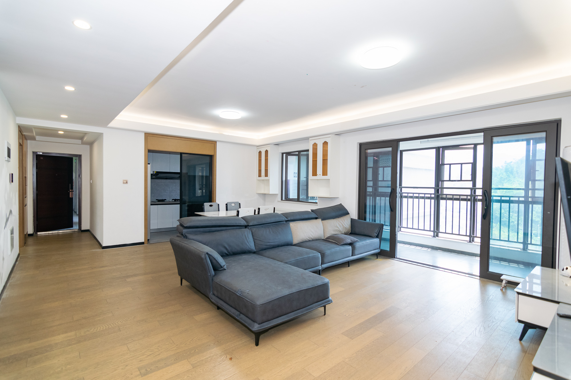 润和美郡（润和紫郡五期）  4室2厅1卫    138.0万客厅