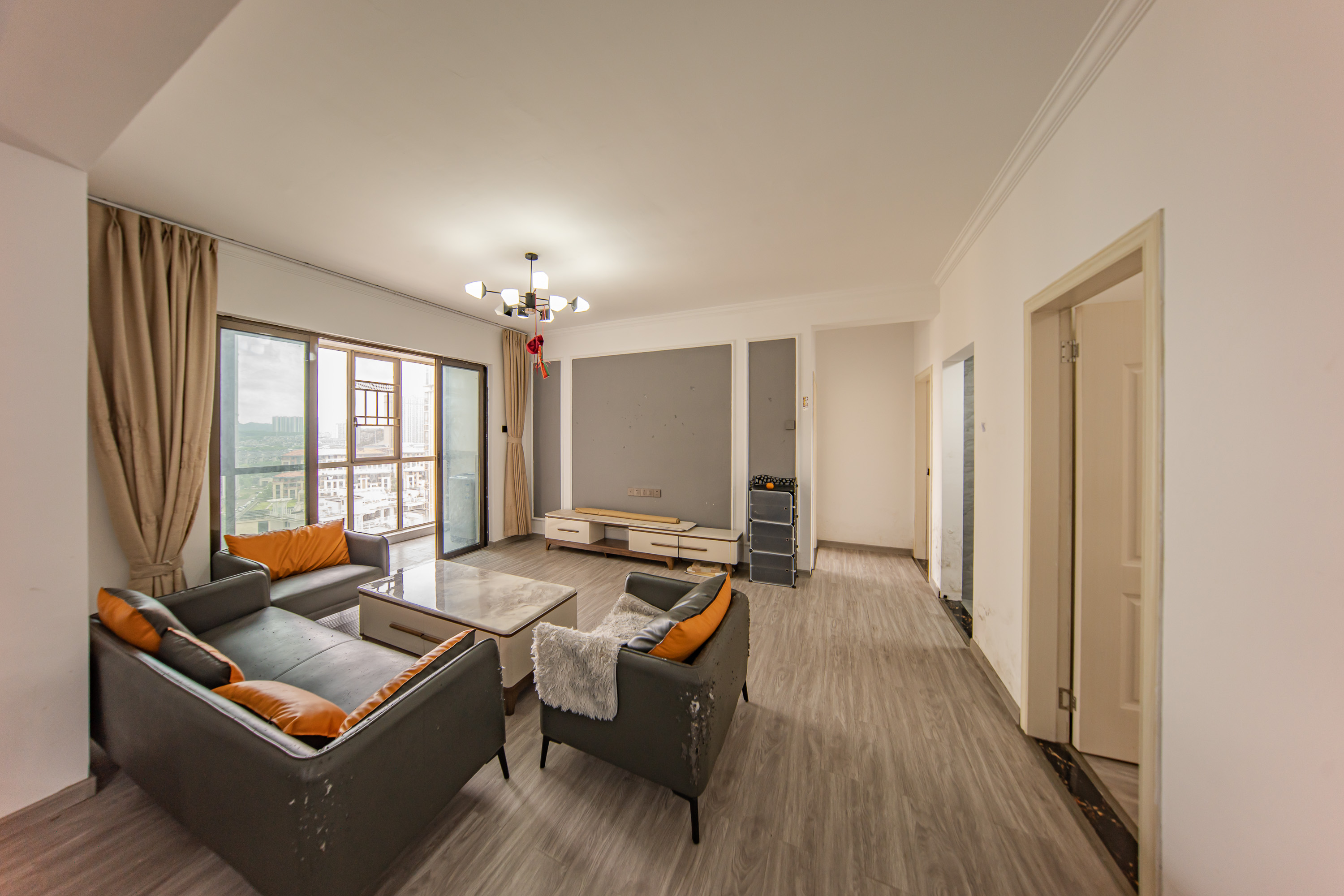 江山帝景雅典 3室2厅2卫 135.3万 江山帝景雅典 3室2厅2卫 135.3万客厅