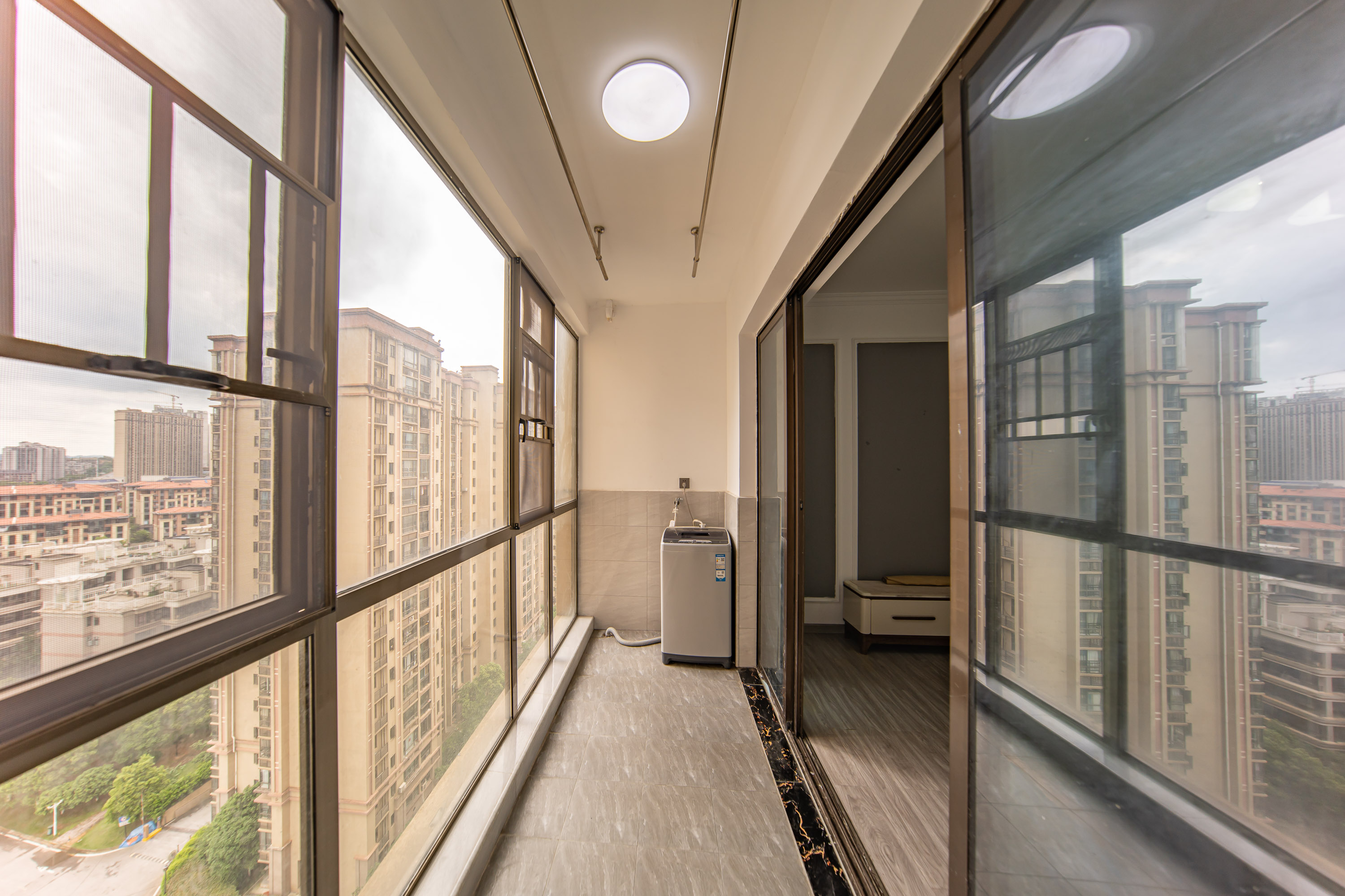 江山帝景雅典 3室2厅2卫 135.3万 江山帝景雅典 3室2厅2卫 135.3万阳台