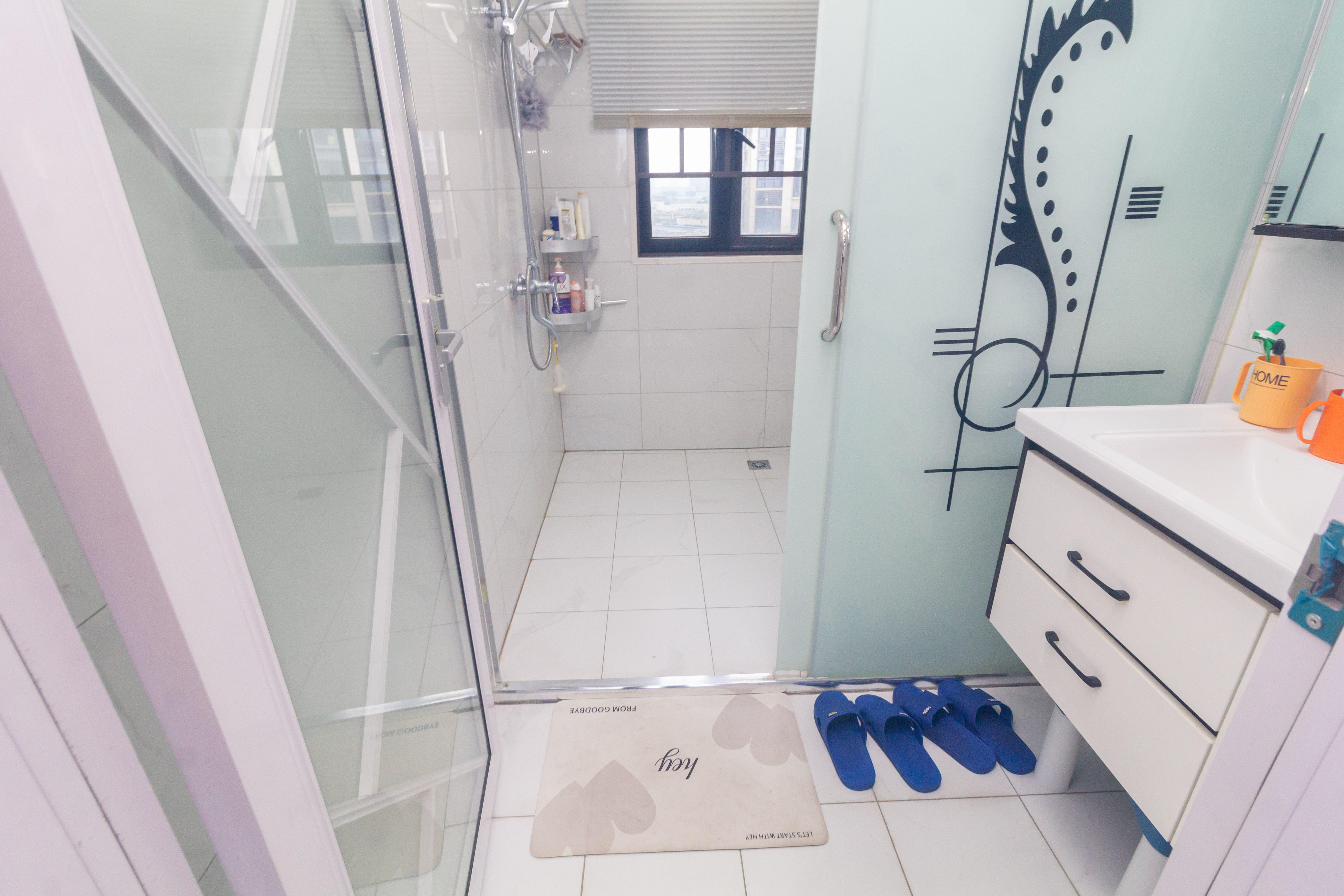 财汇新天地(财汇商务广场) 3室2厅2卫 89.0万 财汇新天地(财汇商务广场) 3室2厅2卫 89.0万卫生间