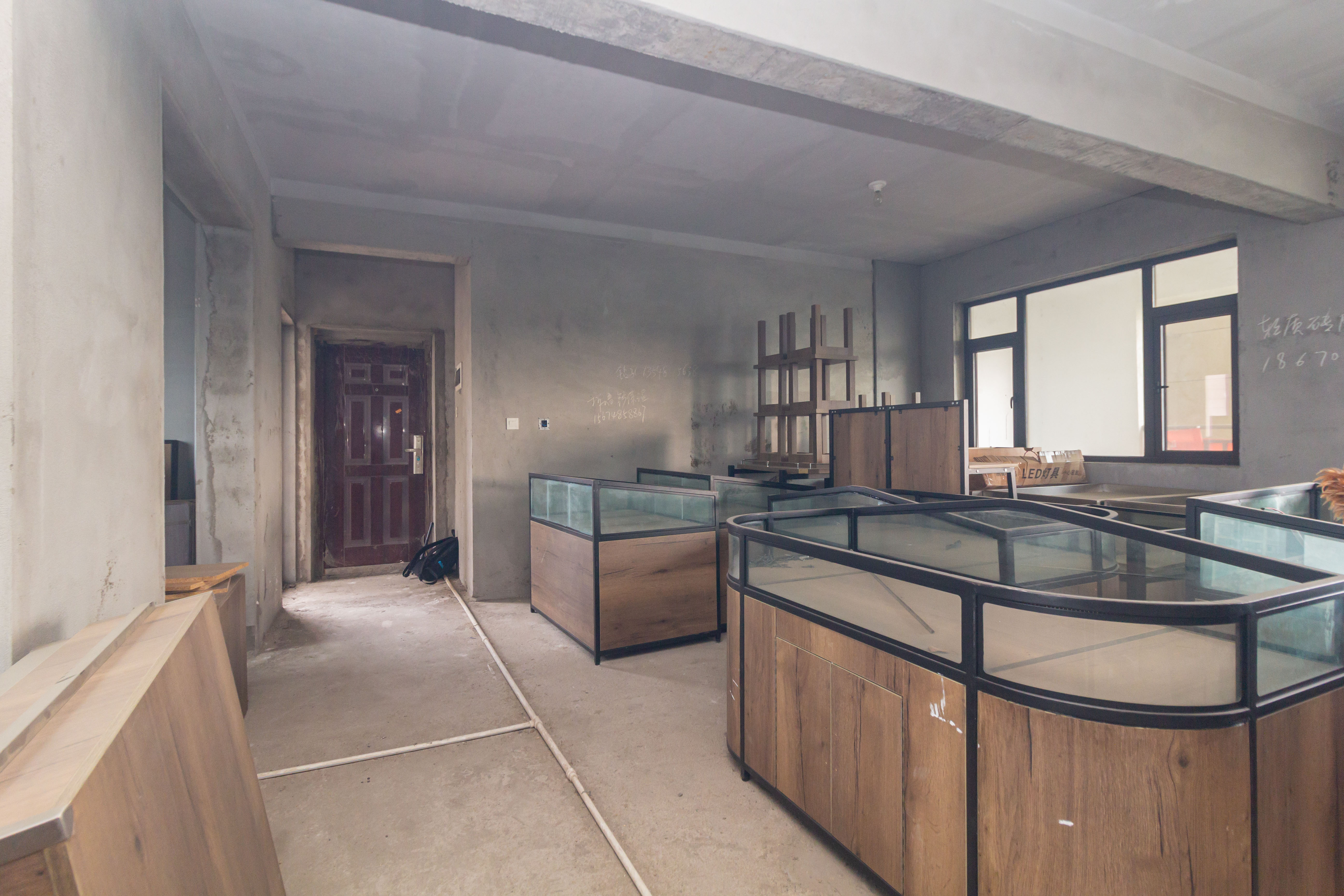 财汇新天地(财汇商务广场) 5室2厅2卫 89.8万 财汇新天地(财汇商务广场) 5室2厅2卫 89.8万客厅